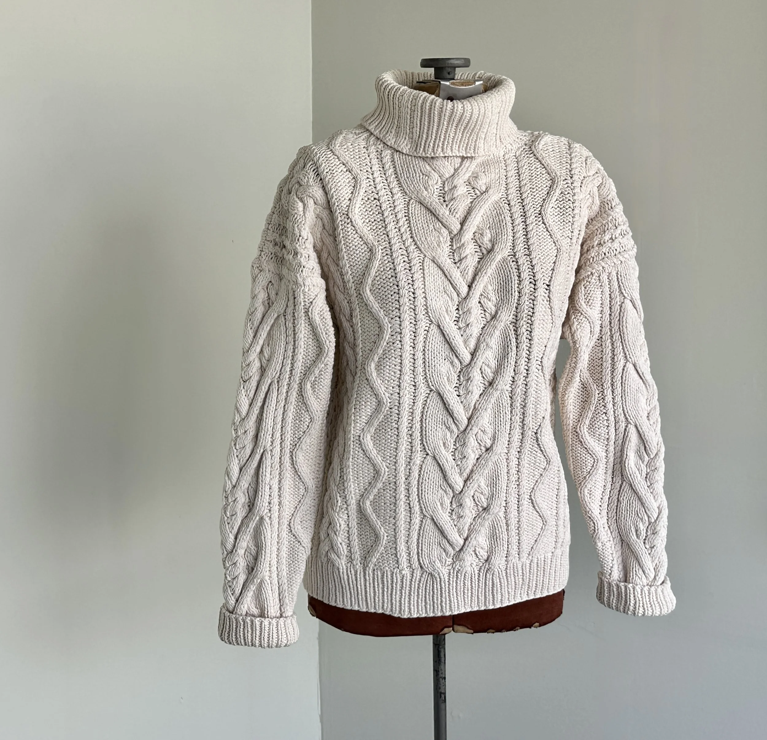 Vtg Banana Republic Cable Knit Sweater