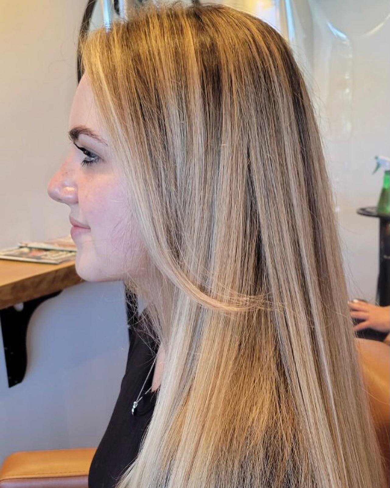 Beachy blondes☀️
~Abby
&bull;
&bull;
&bull;
&bull;
&bull;
#blondes #highlights #babylights #foils #styling #haircuts #colour #salon #brentwoodbay #yyj #longhair #redkenshadeseq #bumbleandbumble #localbusiness #smallbusiness