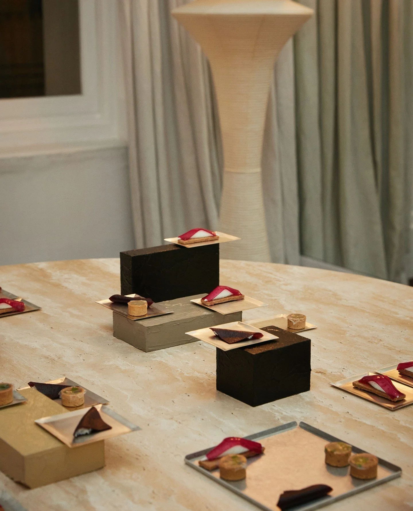 COS ⁠
⁠
Client @cosstores_au | @twobirdstalking⁠
⁠
An intimate AW25-inspired dinner for tastemakers ahead of Sydney Fashion Week. A very special evening at @the_____second for @cosstores_au and @twobirdstalking. The incredibly talented @mira_curated 
