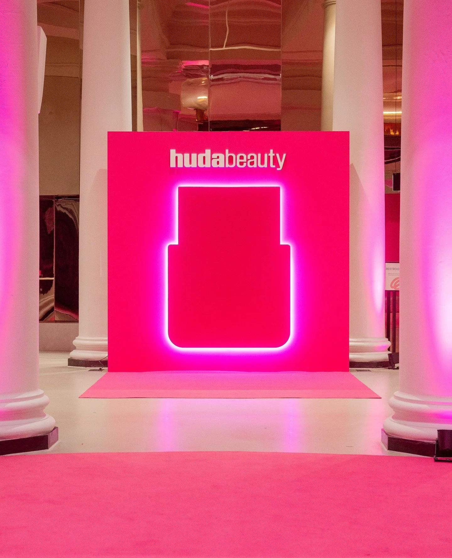 HUDA BEAUTY⁠
⁠
Client: @hudabeauty⁠
⁠
A pink paradise for the launch of Easy Bake Intense.⁠
⁠
Immersive digital visuals, interactive fragrance moments, branded food, merch giveaways and tunes by @tyoow.music Every detail was designed to bring the wor