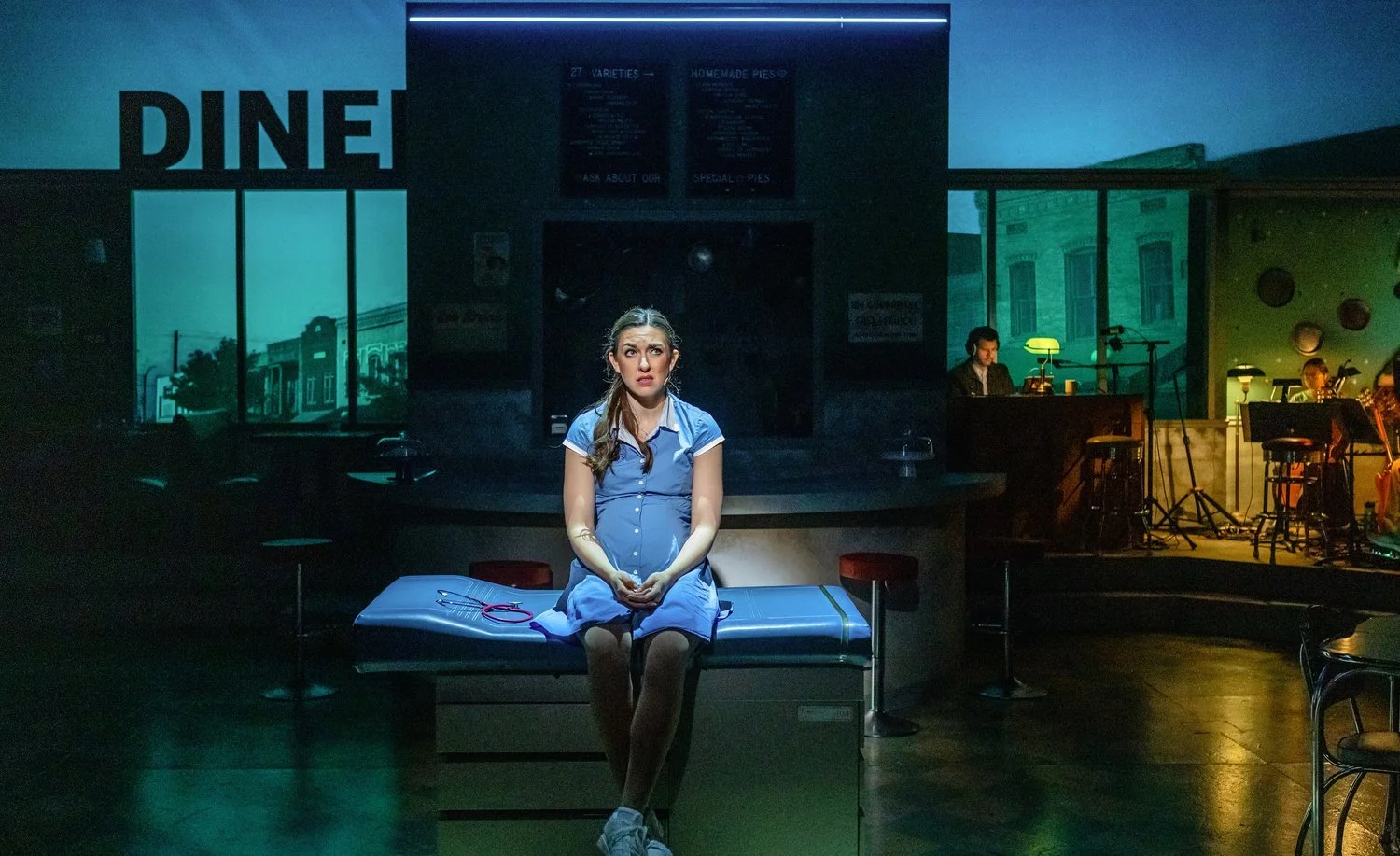 Waitress