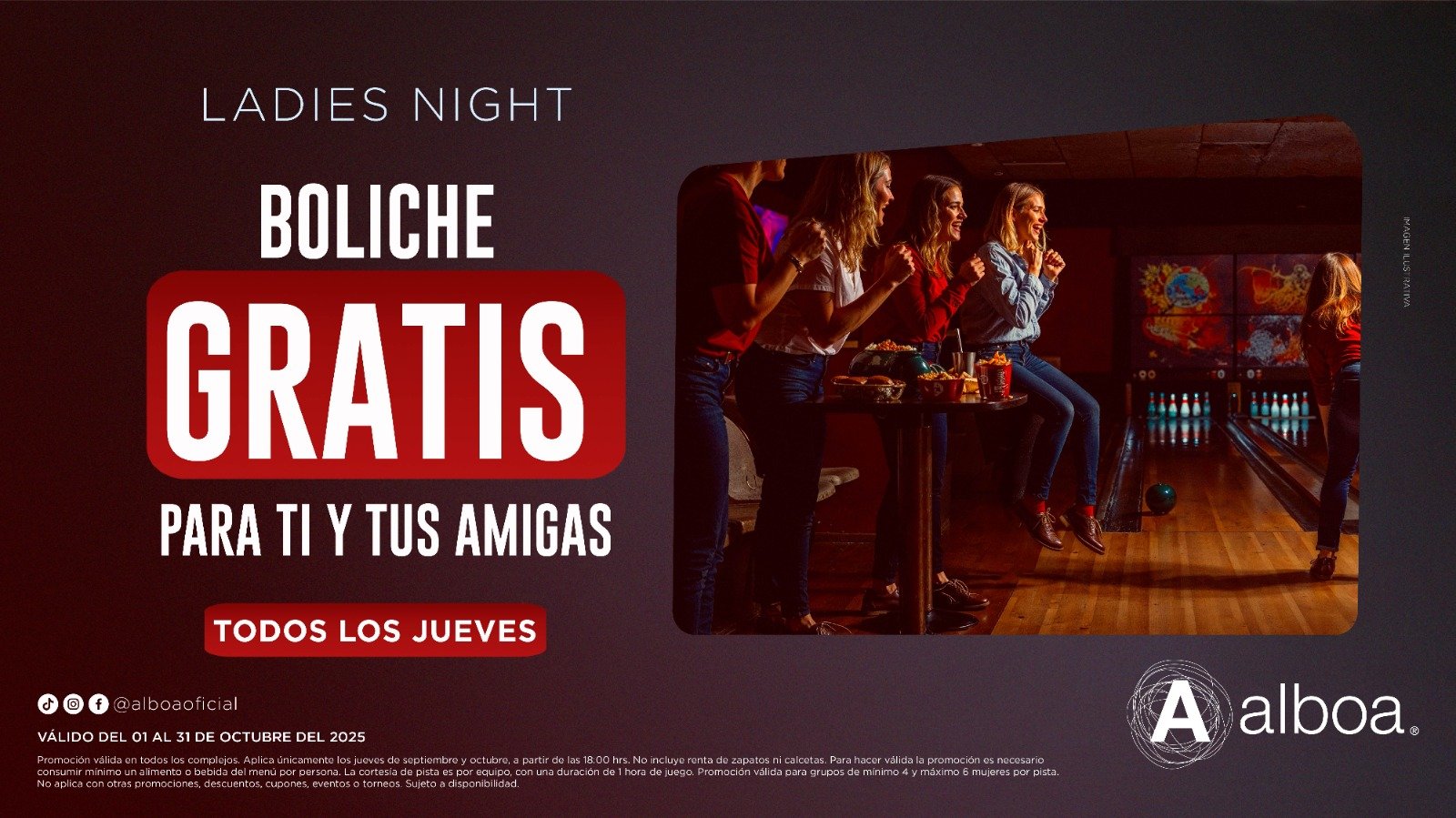 Promoción de noche de damas en un boliche, con un grupo de mujeres disfrutando juntas, en un ambiente de boliche con bolos y decoración de luces.