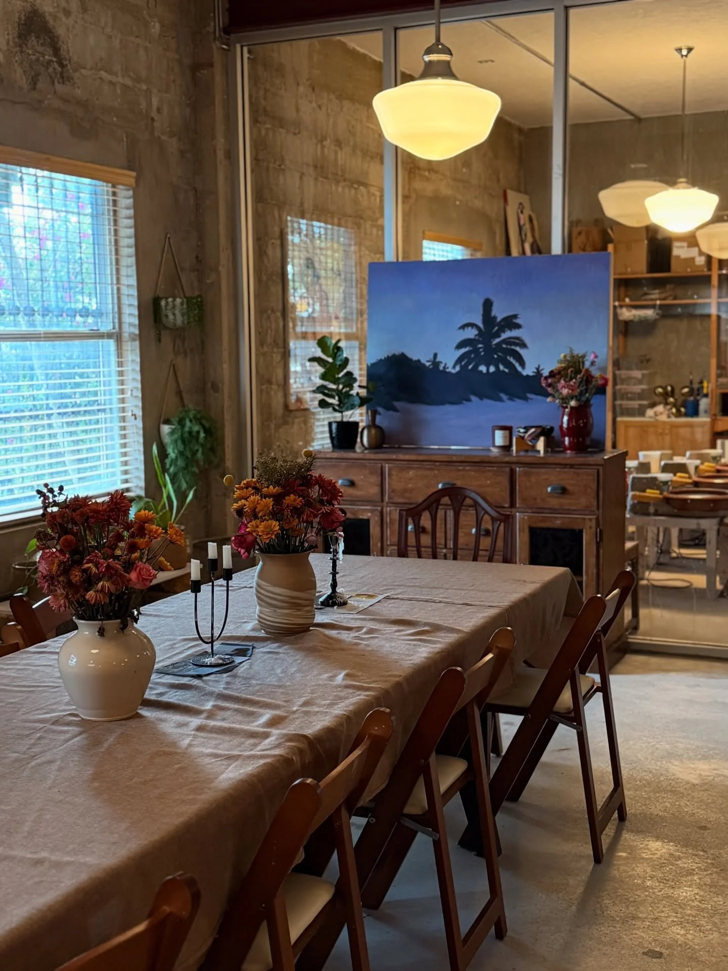 Momenticos con Massi en El Studio 🫶🏼✨ reminiscing of the beauty of @massimo.n.mongiardo work gracing our walls in November ☺️✨🌊 #ofcourseistillloveyou