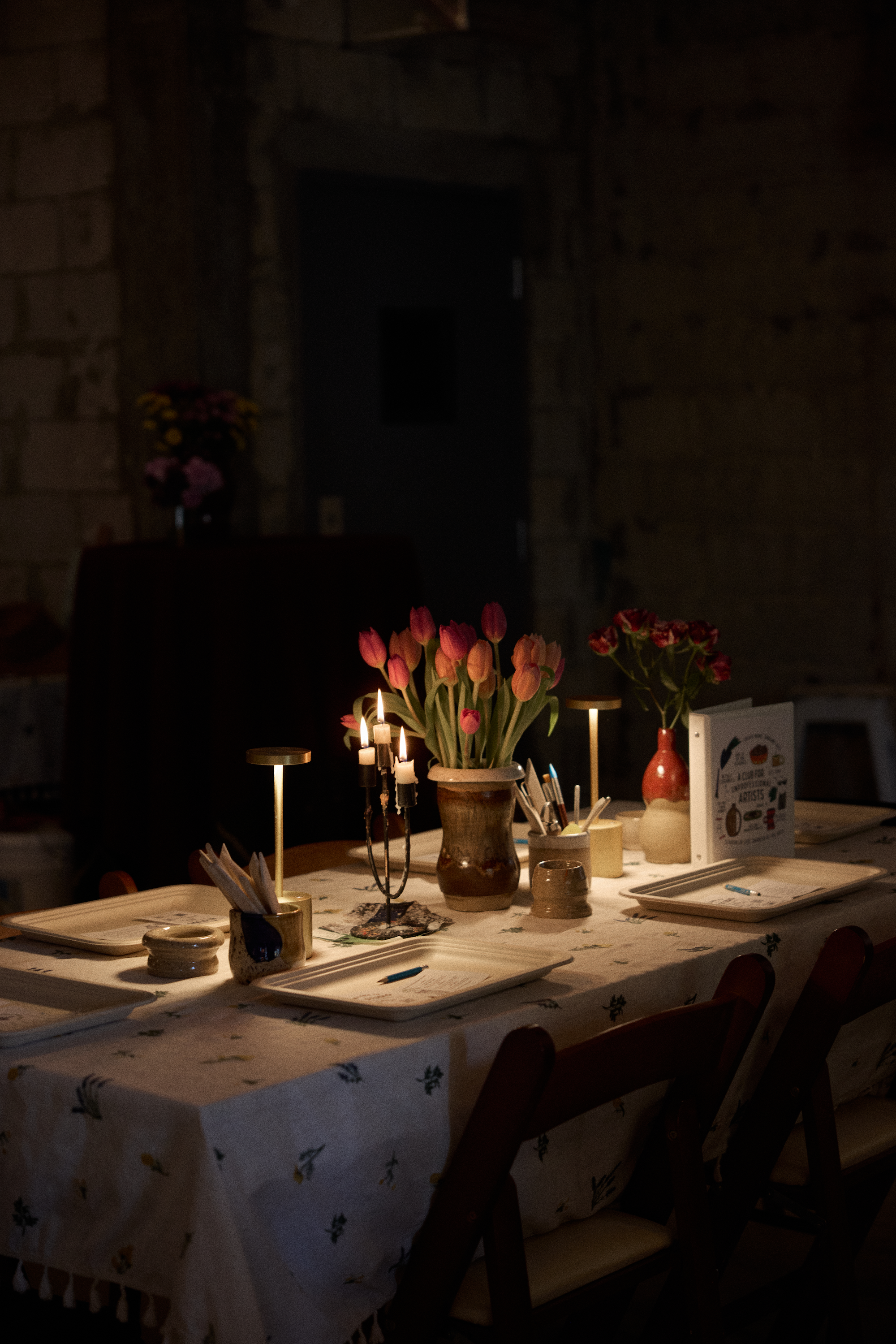 OCISLY ElStudio moody art cafe.png
