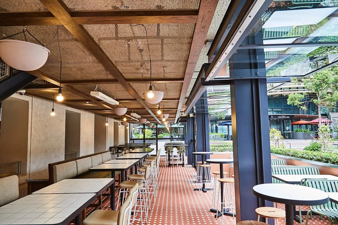 Novotel Darling Square & Pumphouse Restaurant
Remediation of 220 bathrooms and installation of tessellated tiles to the Pumphouse terrace, wine shop and kitchen.
The Heritage Listed building was home to Sydney’s Hydraulic Power Company bu