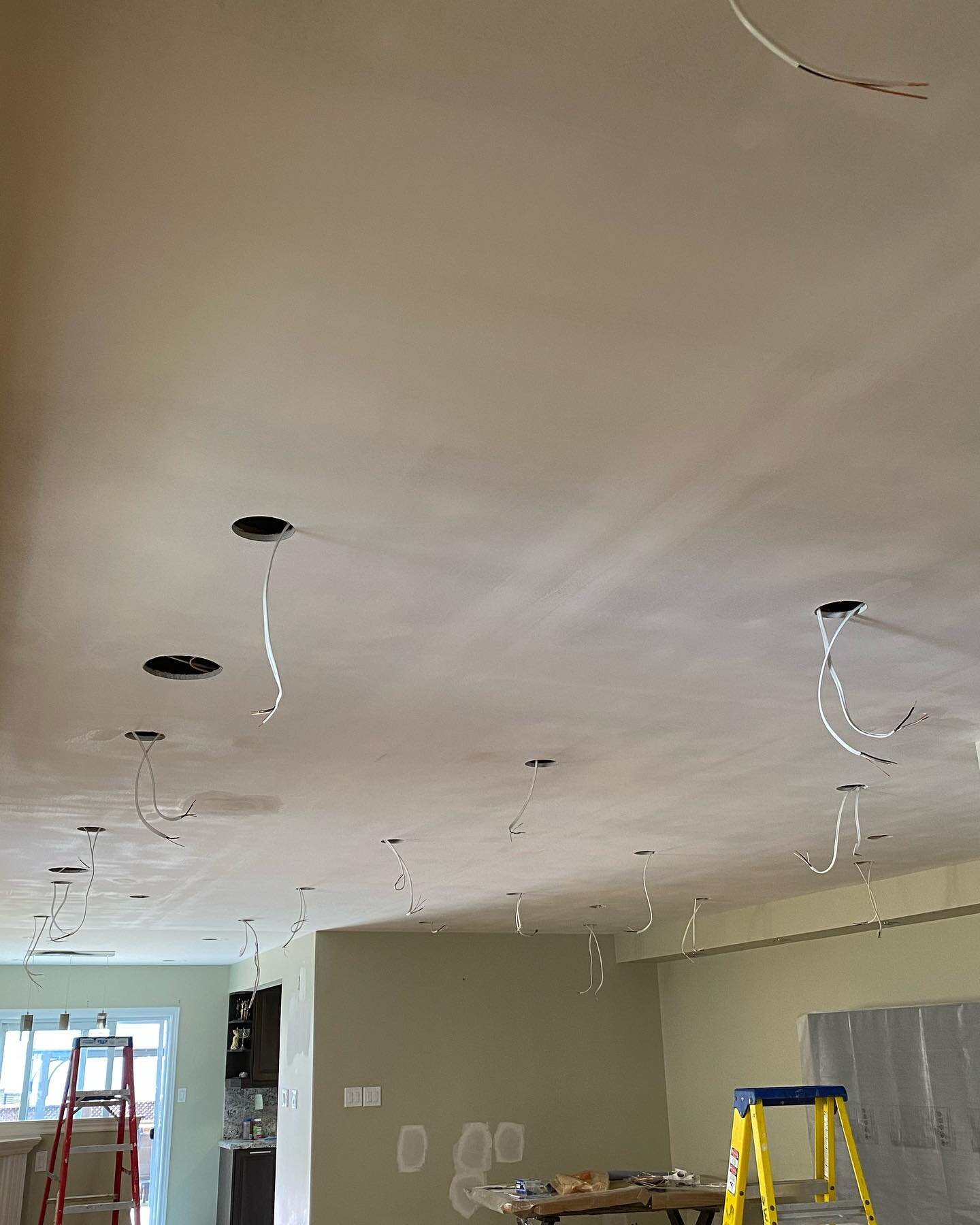 Gettin ready for round 2, pot lights💡
⚡️Are you interested in professionally done pot lights for your home or business? ☎️ Call or text (289)-315-1944 for a free quote 📲
&bull;
&bull;
&bull;
&bull;
#electrician #electrical #wiring #trades #light #l