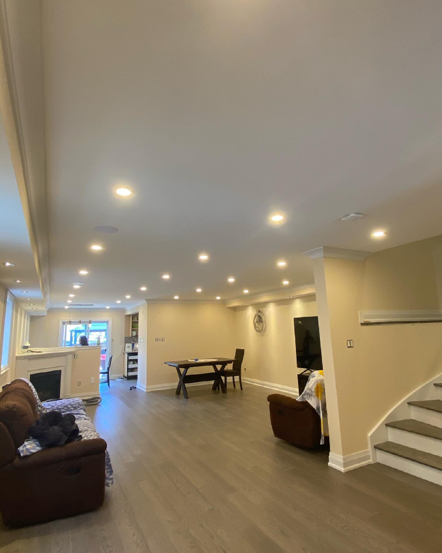 💡Brighten up your home, while saving power! Call us now to install LED Pot Lights into your home!
⚡️📱416-252-4470
Free quotes available! No obligation. 

#electrician #electrical #potlights #potlight #lighting #renovation #renovations #home #homede