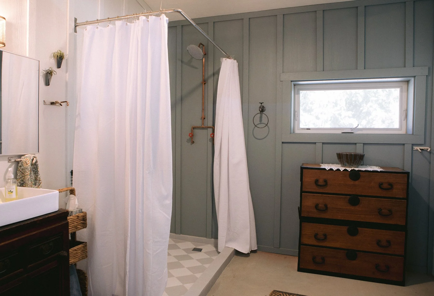 The Barn – Bathroom with Double Water Closets