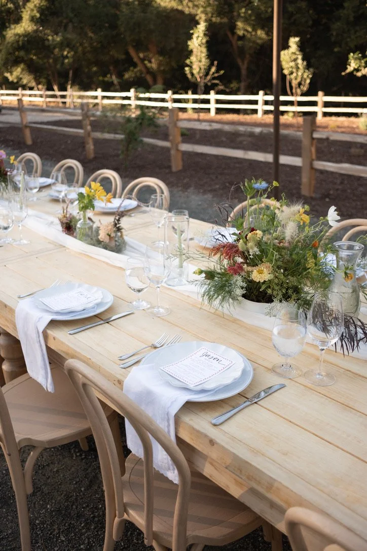 Beautifully styled outdoor table setting at Farm Blanc et Rouge, perfect for al fresco dining in the Paso Robles countryside