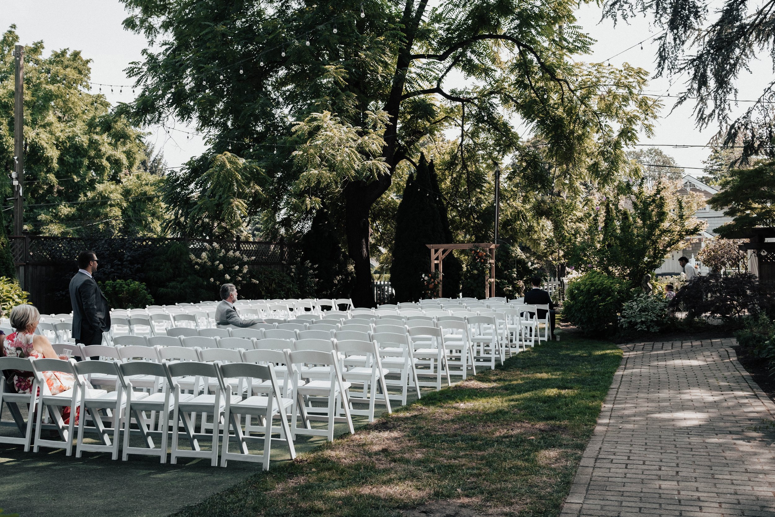 Ryan &amp; Kate wedding outside // The Victorian Belle Mansion