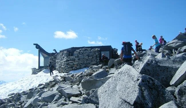 galdhøpiggen på toppen.jpeg