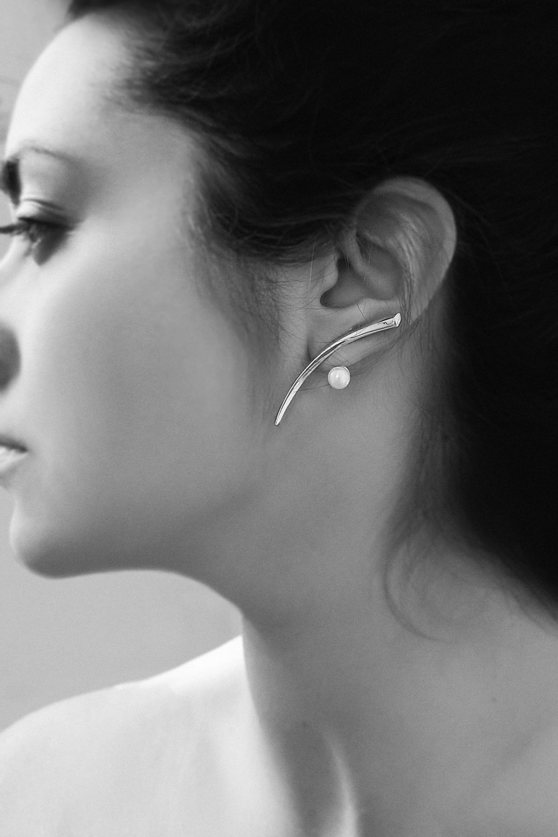sabrepearlmodelbw copy.jpg