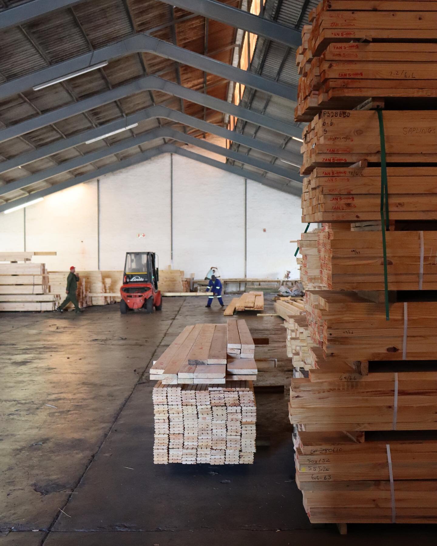 The Saplings Timber Store 📍

Where your wholesale S.A. Pine orders are stored and loaded onto our trucks for delivery.

www.saplings.co.za 
_

#pine #timber #timberindustry #contruction #furnituremanufacturer #capetown