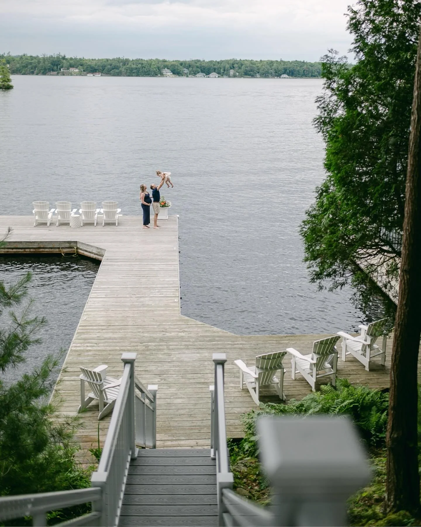 Just over here madly scrambling to wrap up all the Summer adventures, to do lists (including finally sharing some highlights of my favourite Summer shoots, like hanging out on Lake Muskoka with Jen and her family!) and trying to make all those final 