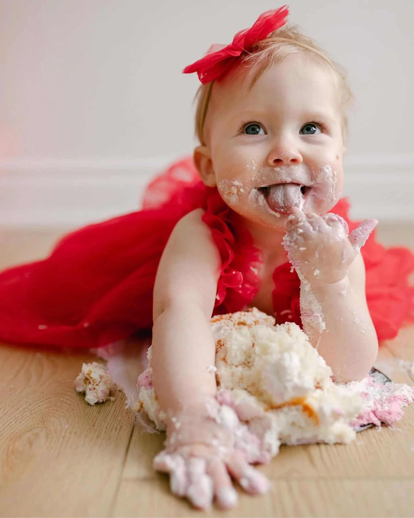 All you need is love&hellip;.and cake. Celebrating the sweetest Valentine&rsquo;s first year with a memorable cake smash. May each of us be lucky enough to find someone (or something) that makes us fall in love the way Noemi did with her cake. Happy 