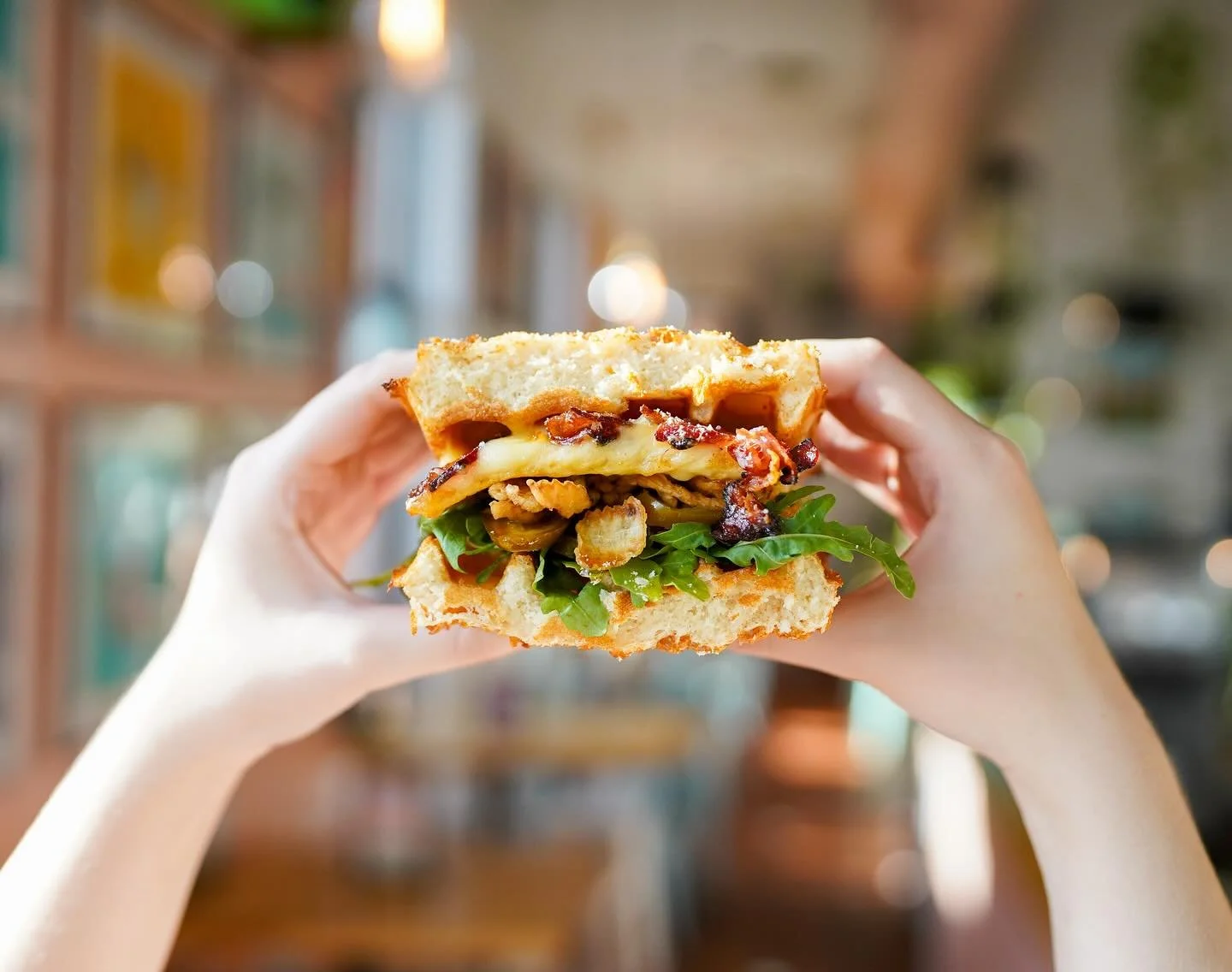 Forget Simba- this is the new king of the kingdom 👑🦁
New Menu = New Eggy Sandys
🔥Sweet Heat🔥
👉Egg
👉Gouda + Swiss
👉Maple Candied Bacon 
👉Jalapeños 
👉Arugula 
👉Crispy Fried Onions
👉Sweet As Soz Hot Honey
(PS: It was extremely diffi