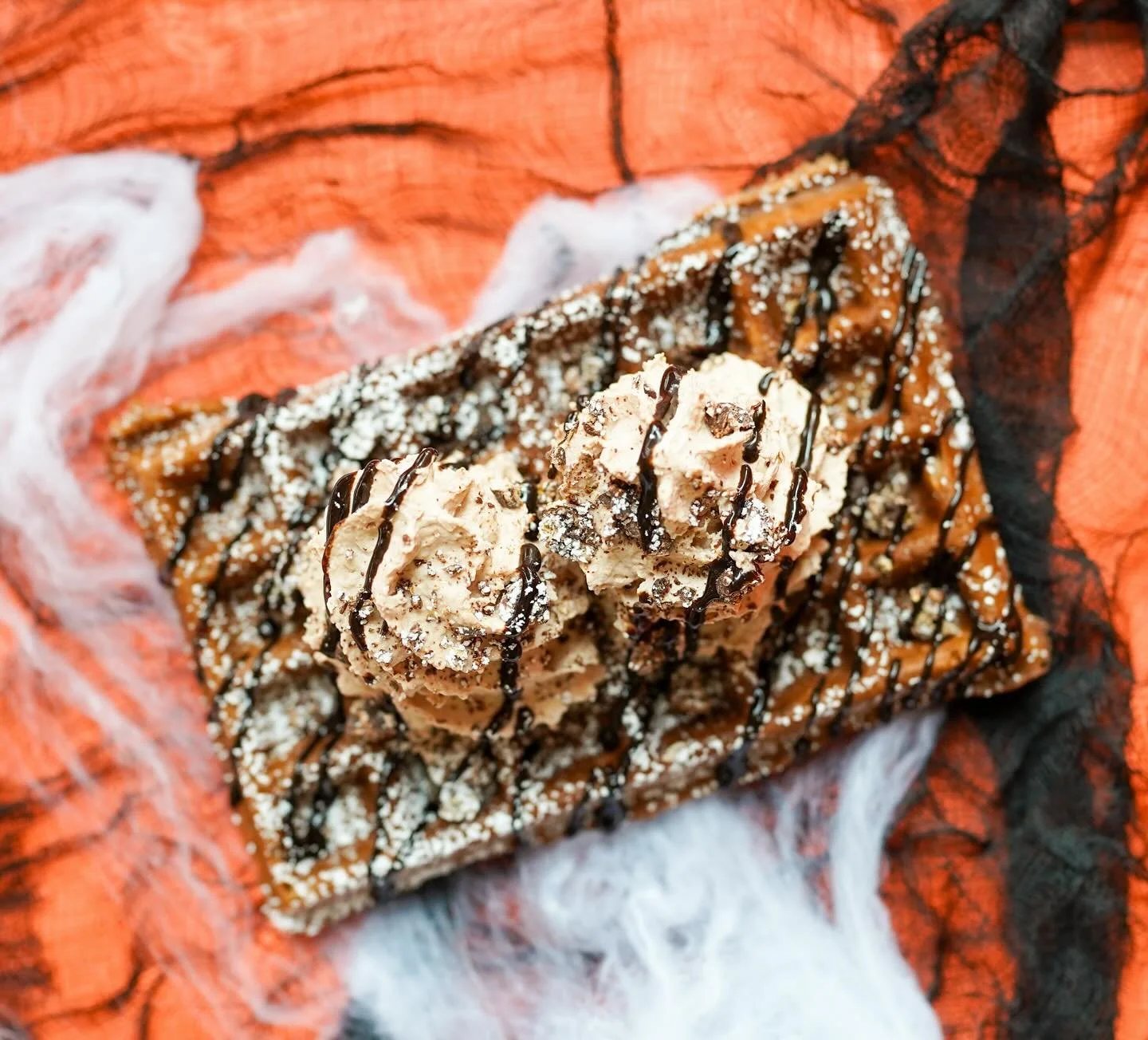 Feeling brave? 😈 Our Halloweek special is not for the faint of heart… or the squeamish! 🐛🍫 
🐛Big Crick Energy🐛
👉Chocolate Batter
👉Chocolate Covered Crickets 
👉Chocolate Whipped Cream
👉Chocolate Sauce 
Pair it with an Ube Iced Coffee