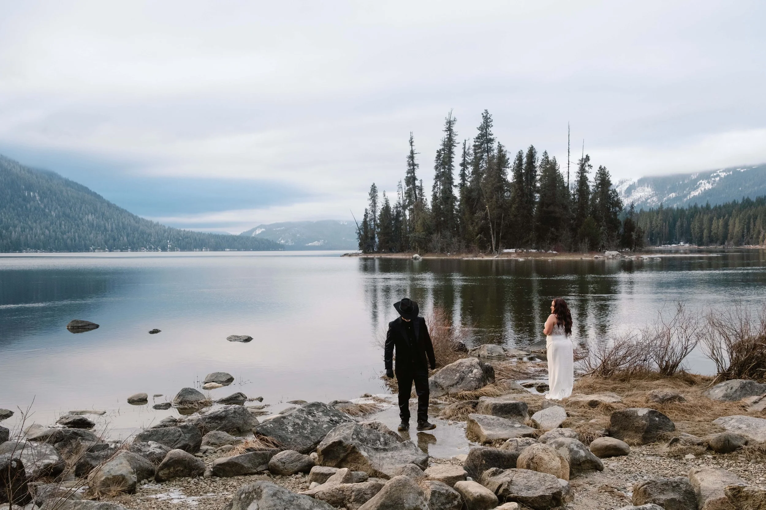 elopement at Lake Wenatchee