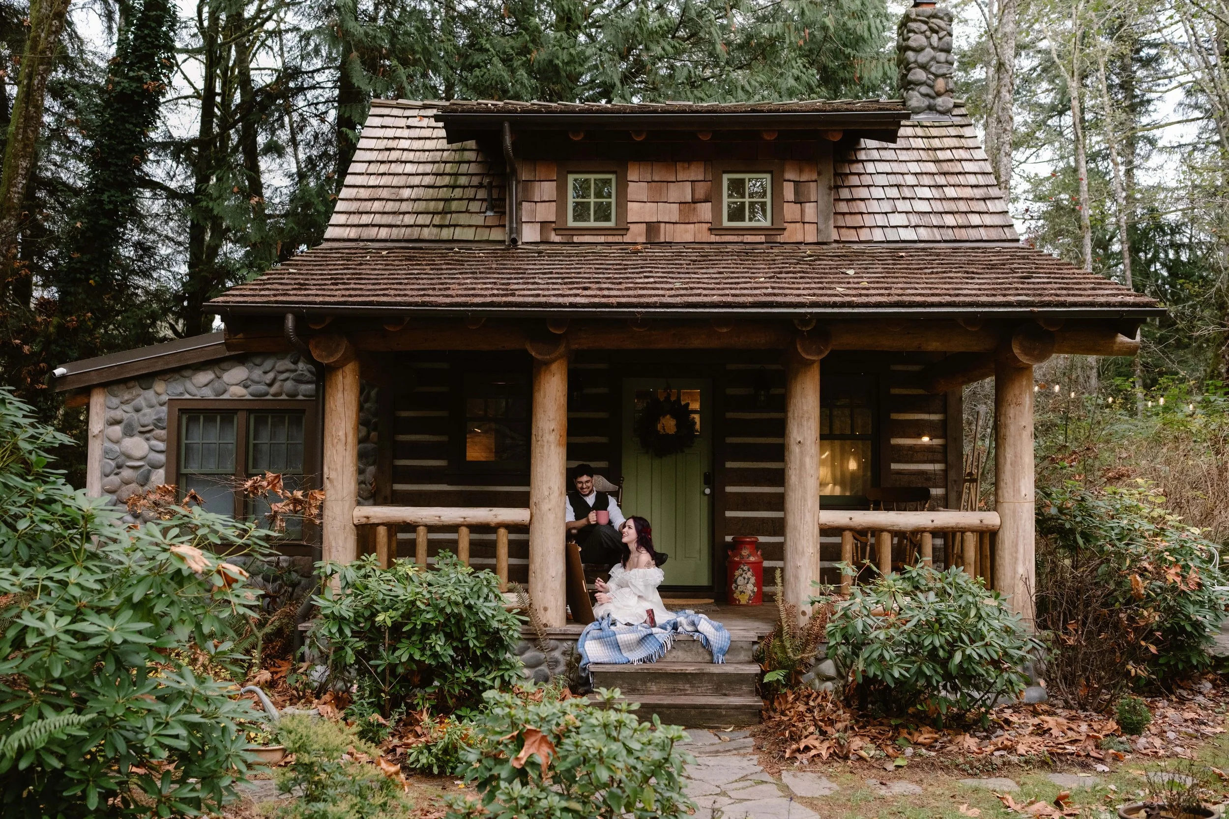 elopement at cabin in Leavenworth Washington