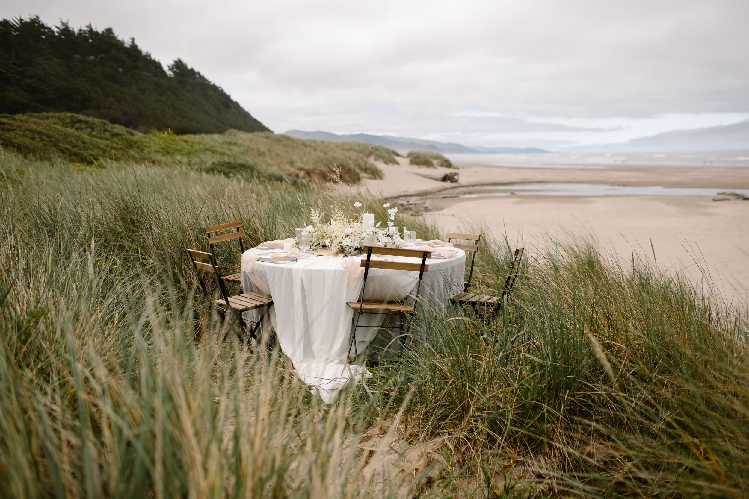 picnic on Oregon Coast sand dunes