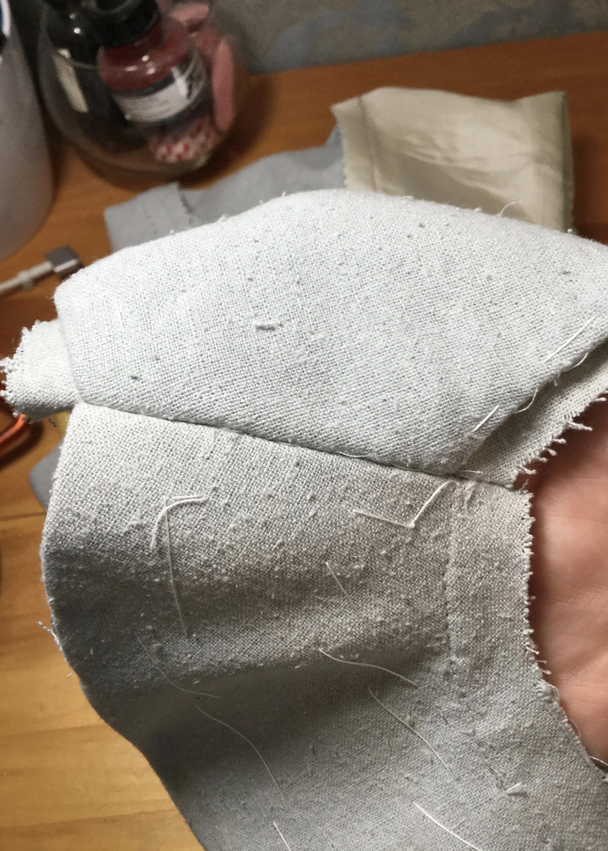 Right shoulder seam, right side.