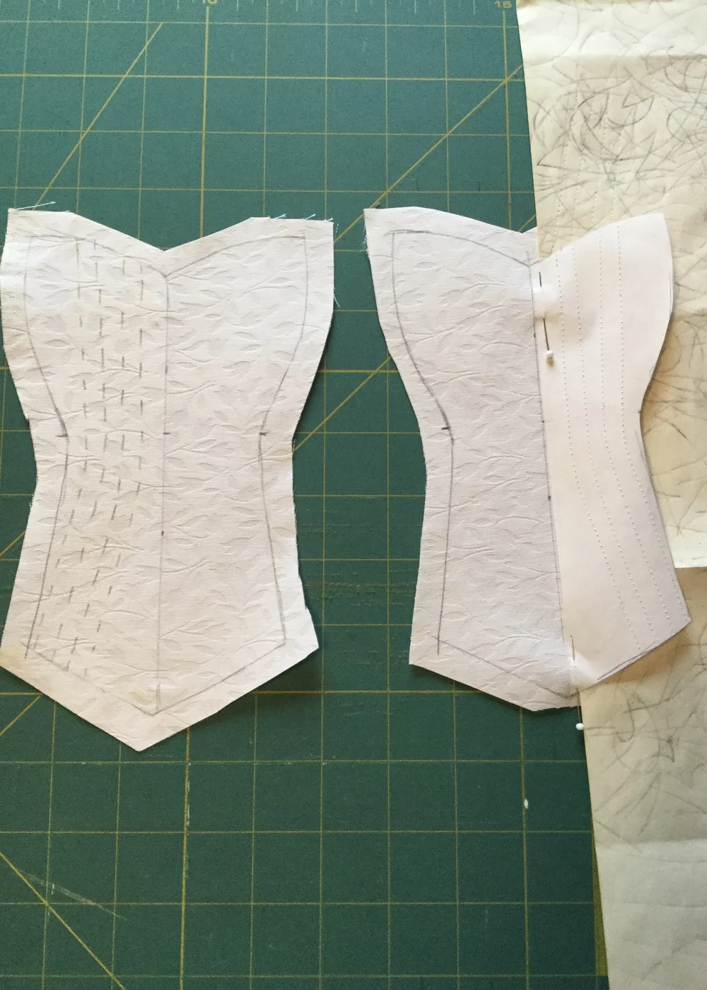 Tracing bone placement onto the coutil.