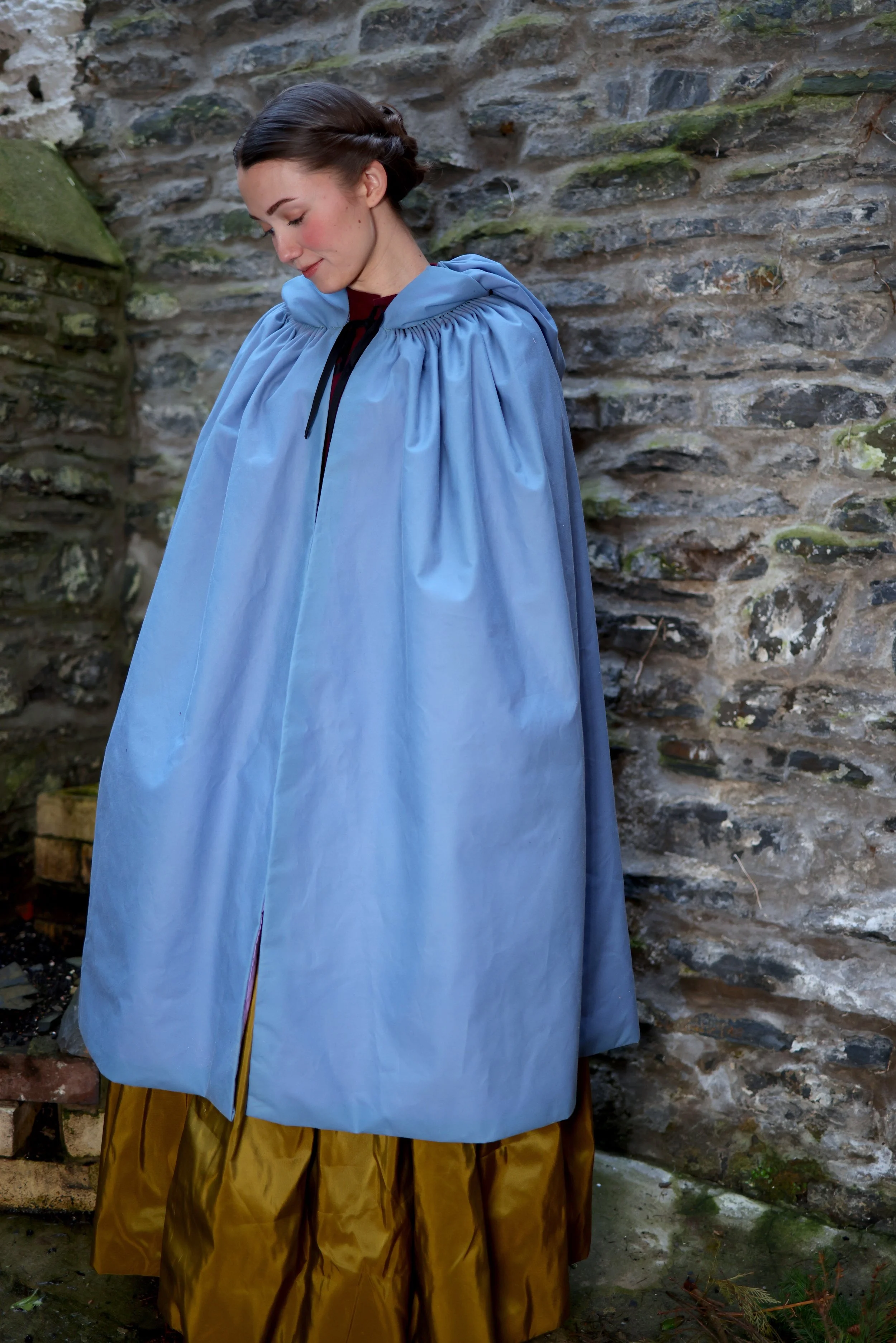 Victorian WeatherResistant Oilskin Cloak — V. Birchwood