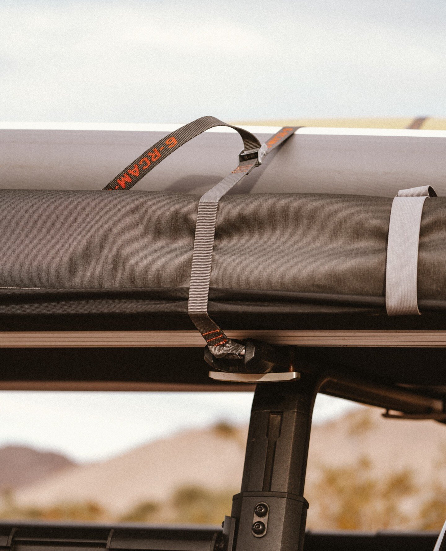 Roof rack and gear security matters when you're going off-road. Rollercam Expedition is designed for anywhere your gear goes. ⁠
⁠
Shown here is the Rollercam Expedition Loop End in 6' where each end is secured to the roof rack with the strap run thro