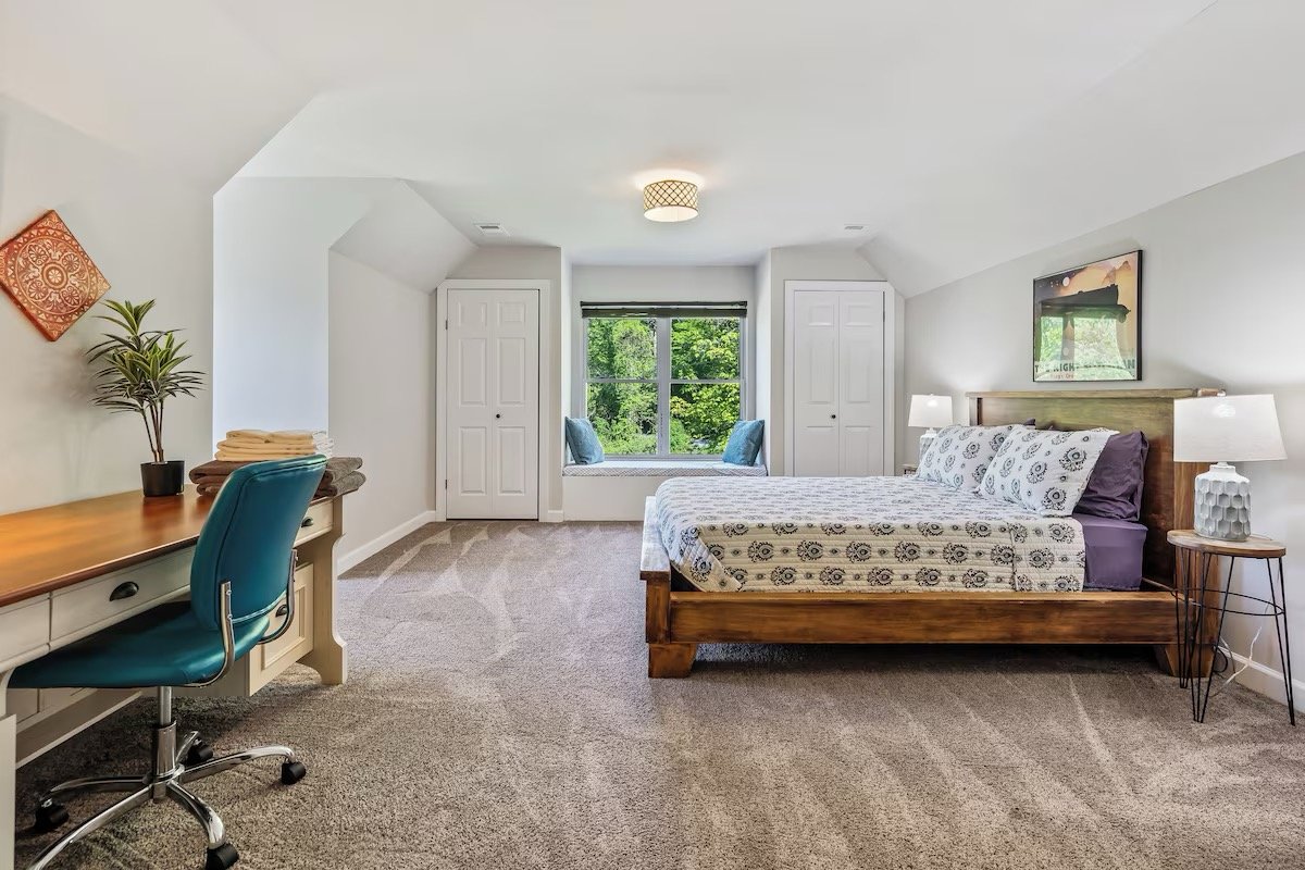 Bramacharya Room: Single Queen (Fall Retreat 2026)