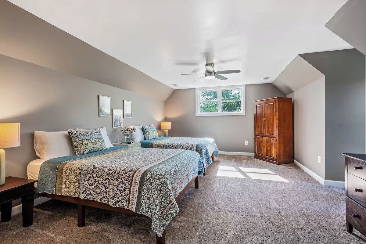 Aparigraha Room: Double Queen Room (Fall Retreat 2026)