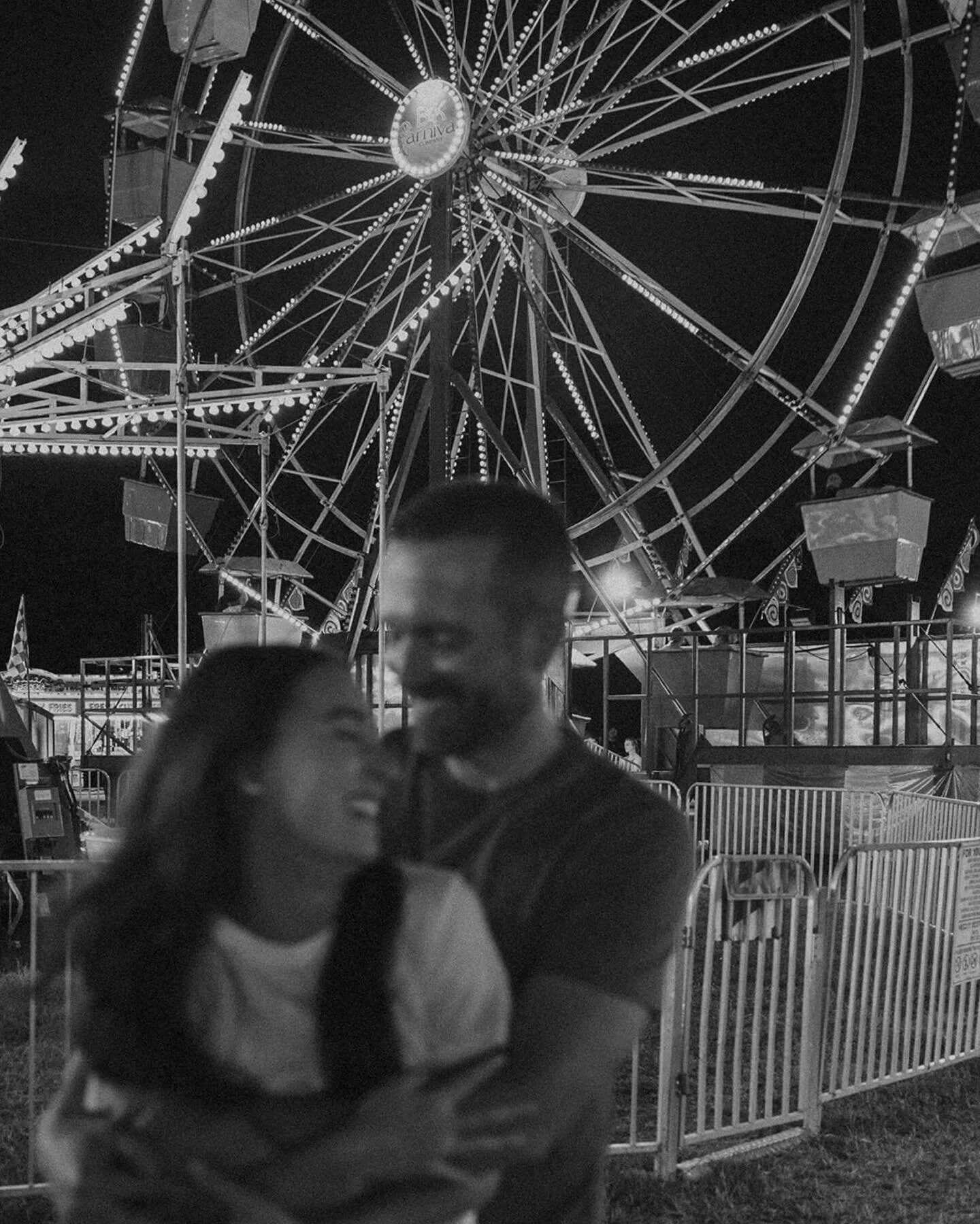 s + m get married in less than a month, and I am SO excited!! 

I had the best time third wheeling on the cutest fair date ever! 🎟️🎡