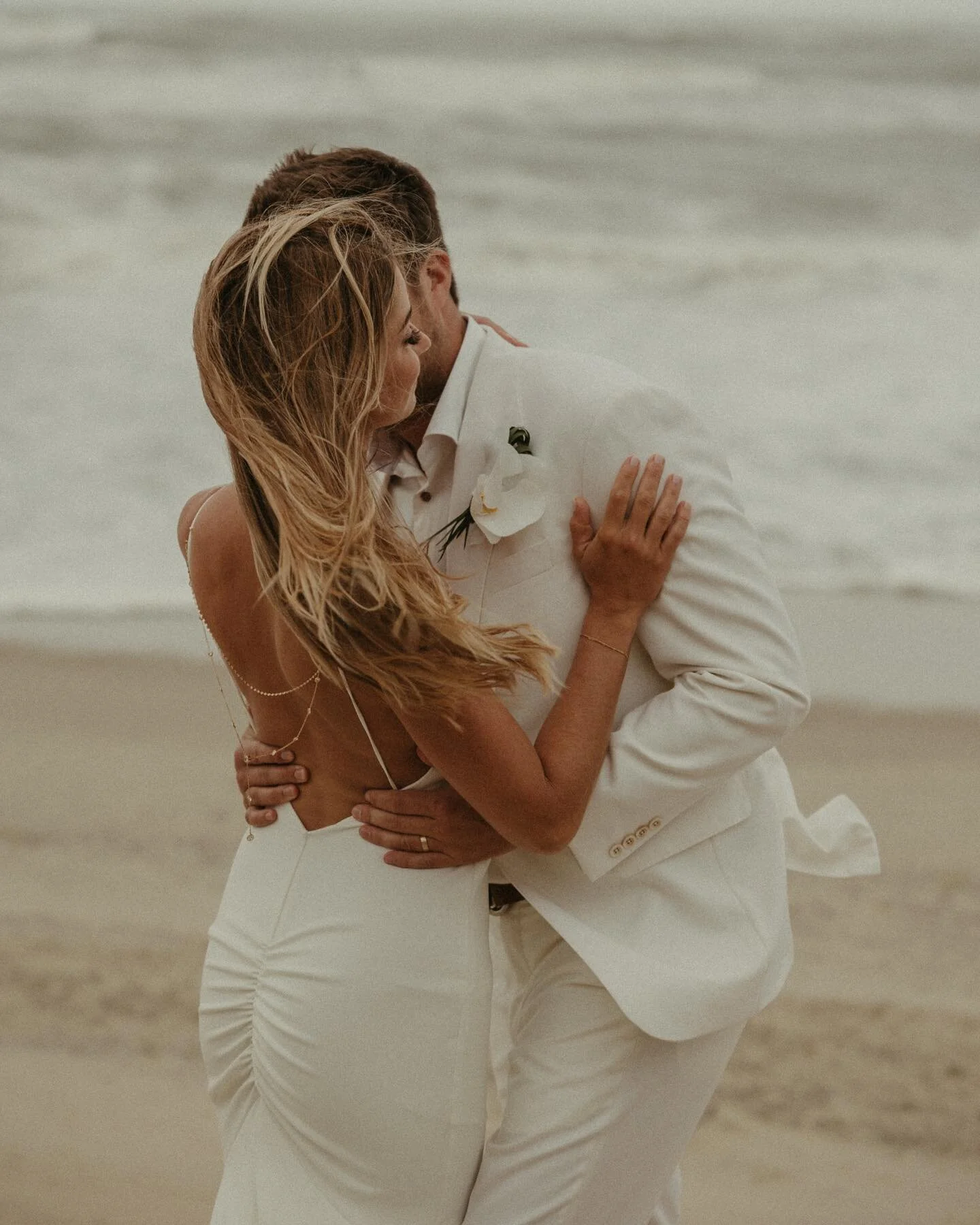 some sweet windy intimate moments 🌬️