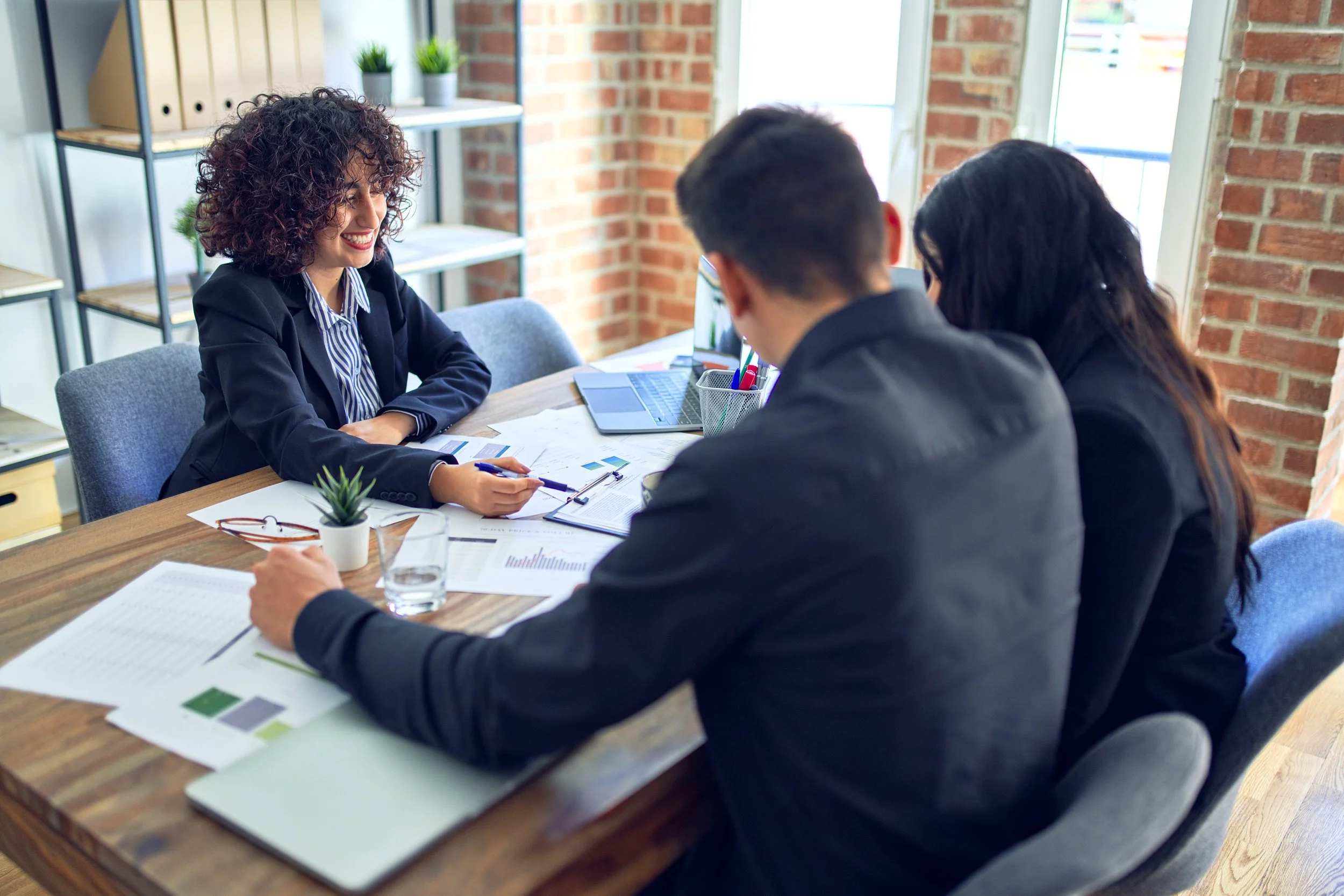 How to Find the Right Financial Advisor: Your Guide to Making Smart Money Decisions