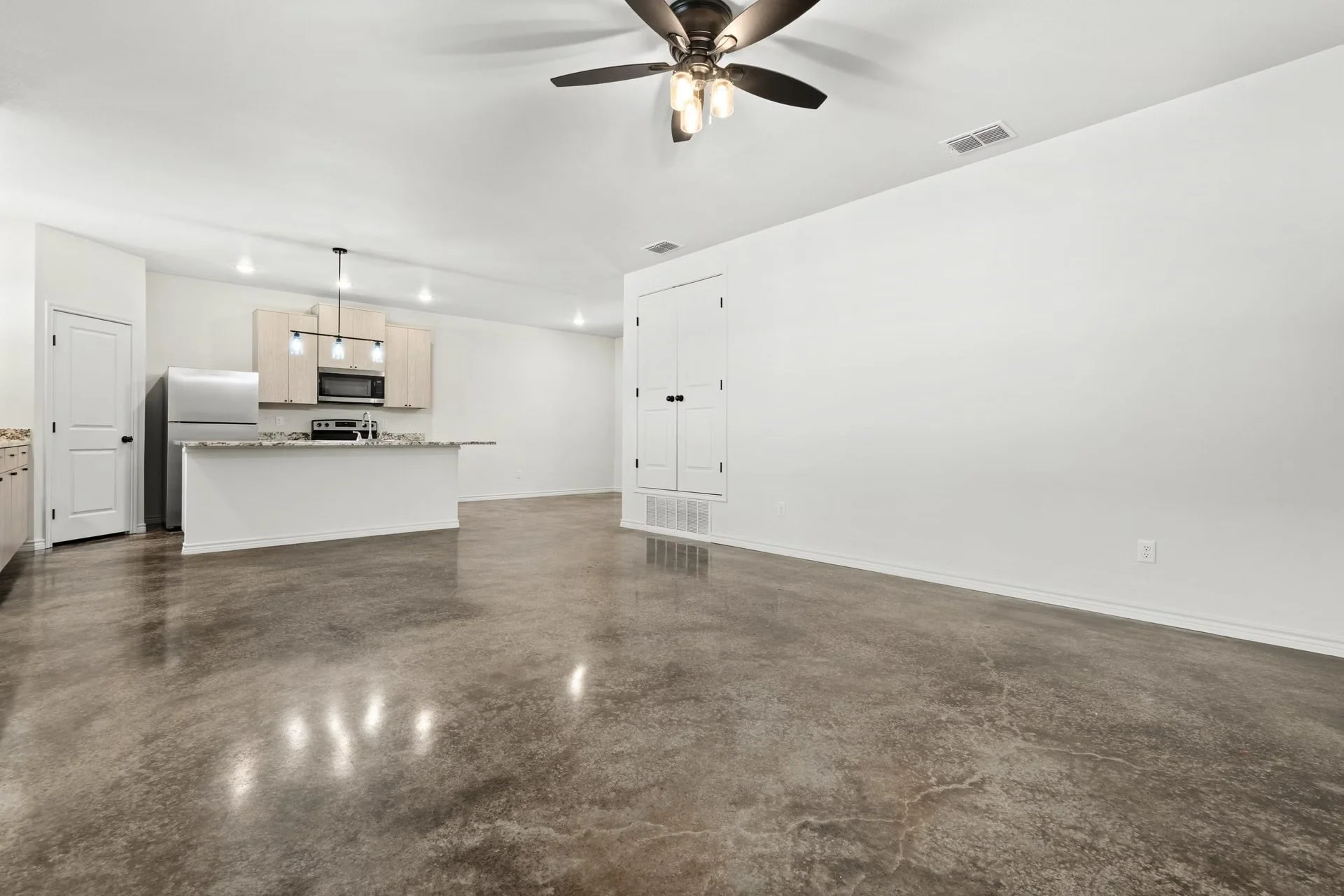 3 Bed 3 Bath House 