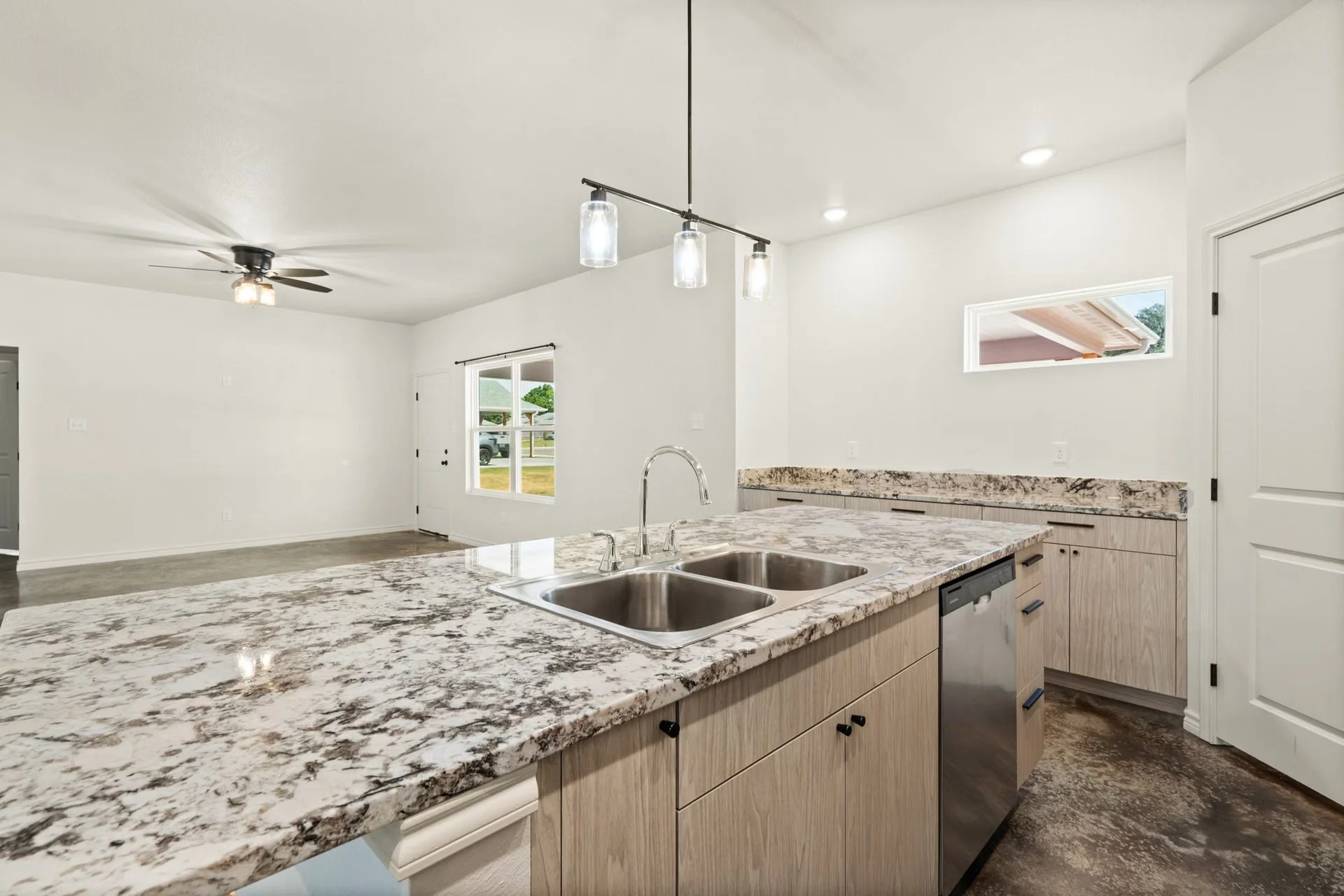 3 Bed 3 Bath House 