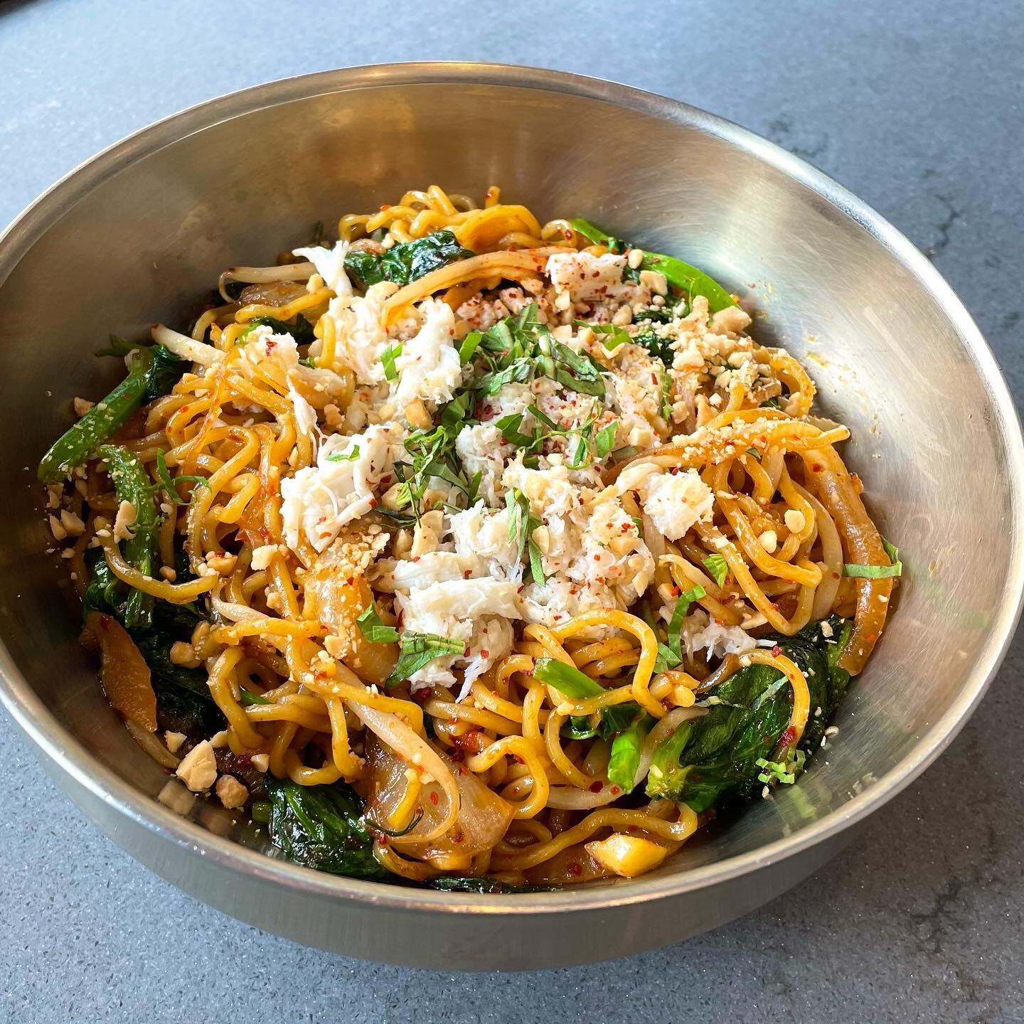 THAI BASIL CHOP with lump crabmeat never disappoints 🍜❤️🌱
.
.
.
.
#noodlelove #noodlelover #noodles #itconnectsus #nyc #newyork #nycfood #nycfoodie #nycrestaurants #nycdining #nyceats #nolita #soho #sohoeats #asianfusion #koreanfood #asianfood #eat