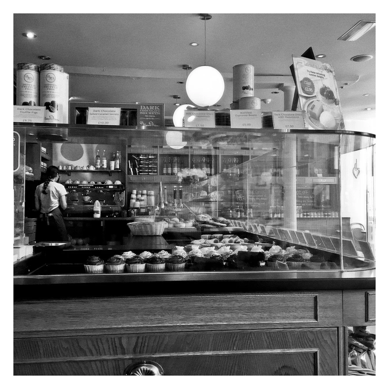 Morning coffee, shorts, t -shirts, top down...hurry Spring!
.
.
#streetphotography #blackandwhitephotography