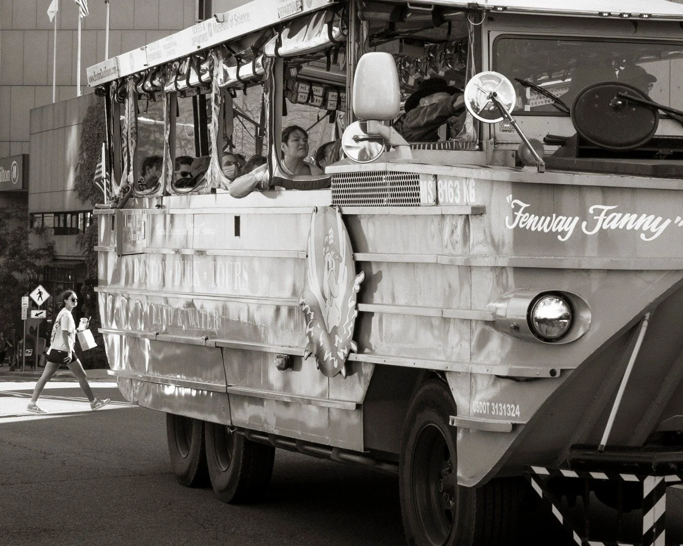 .
.
Fenway Fanny
.
.
#streetphotography #Boston