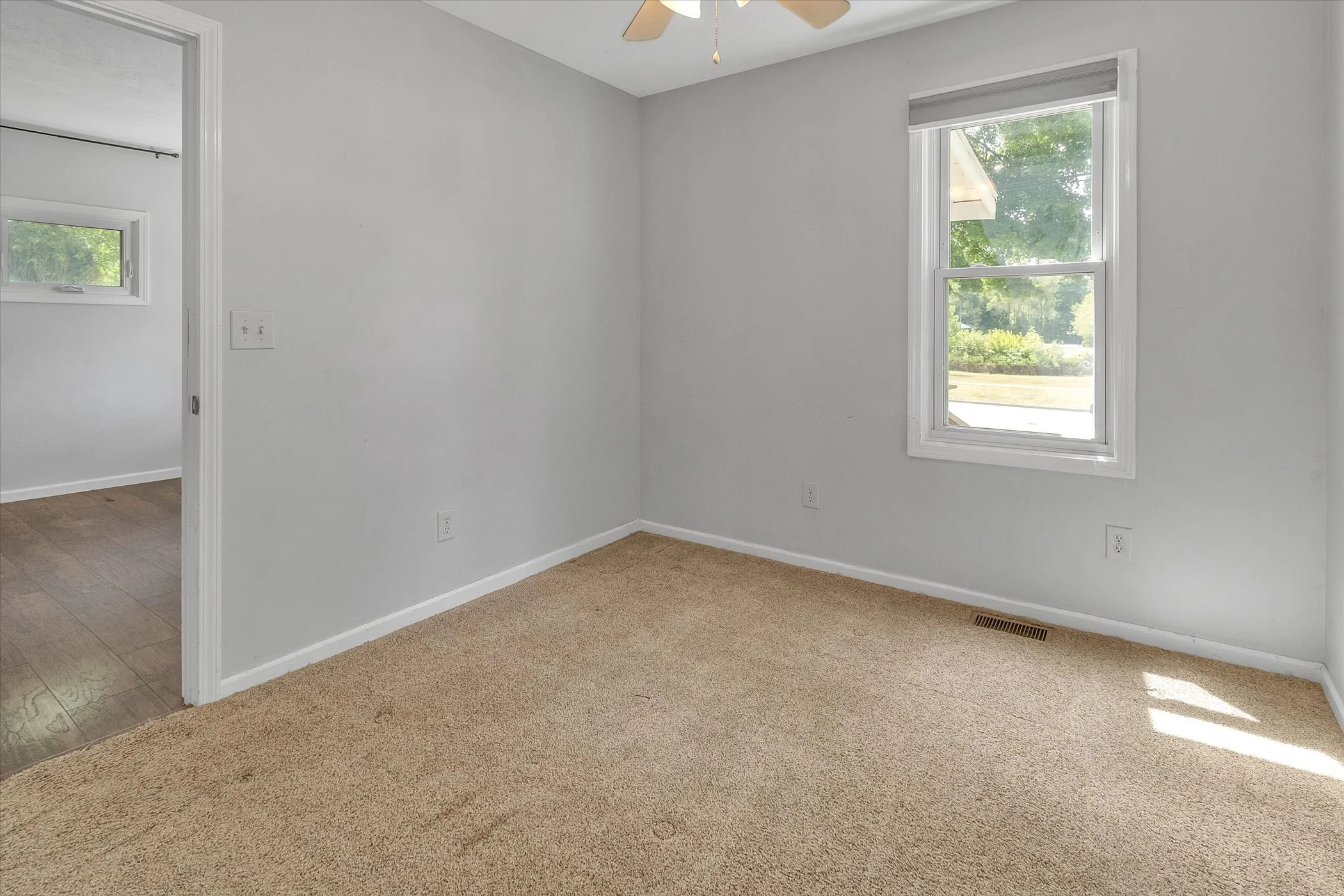 20-2018-Jefferson-Ave-WindowStill-Real-Estate-Photography-20.jpg