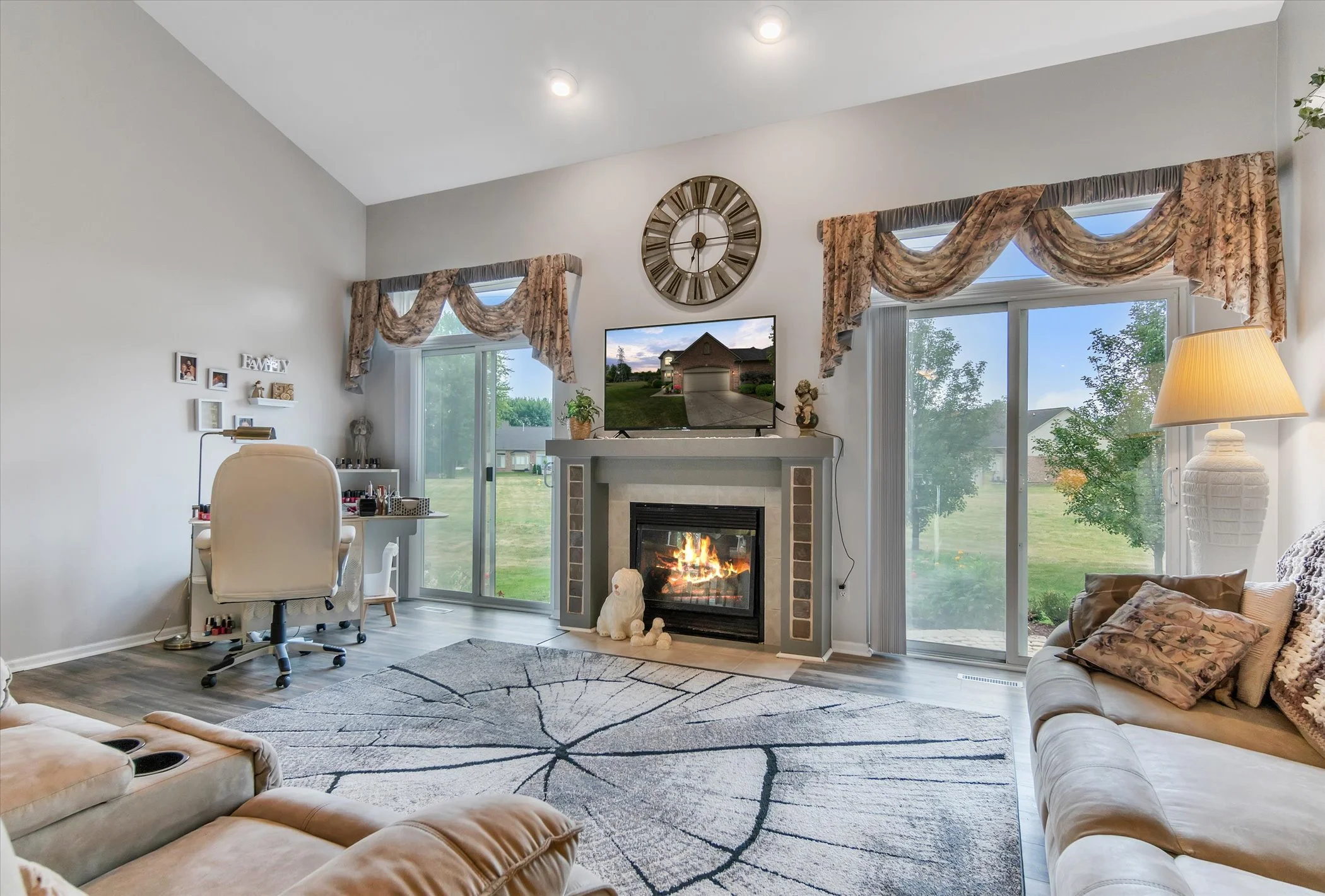 47-40712-Suffield-Dr-Lang-Estates-Real-Estate-Experts-48 (9).jpg