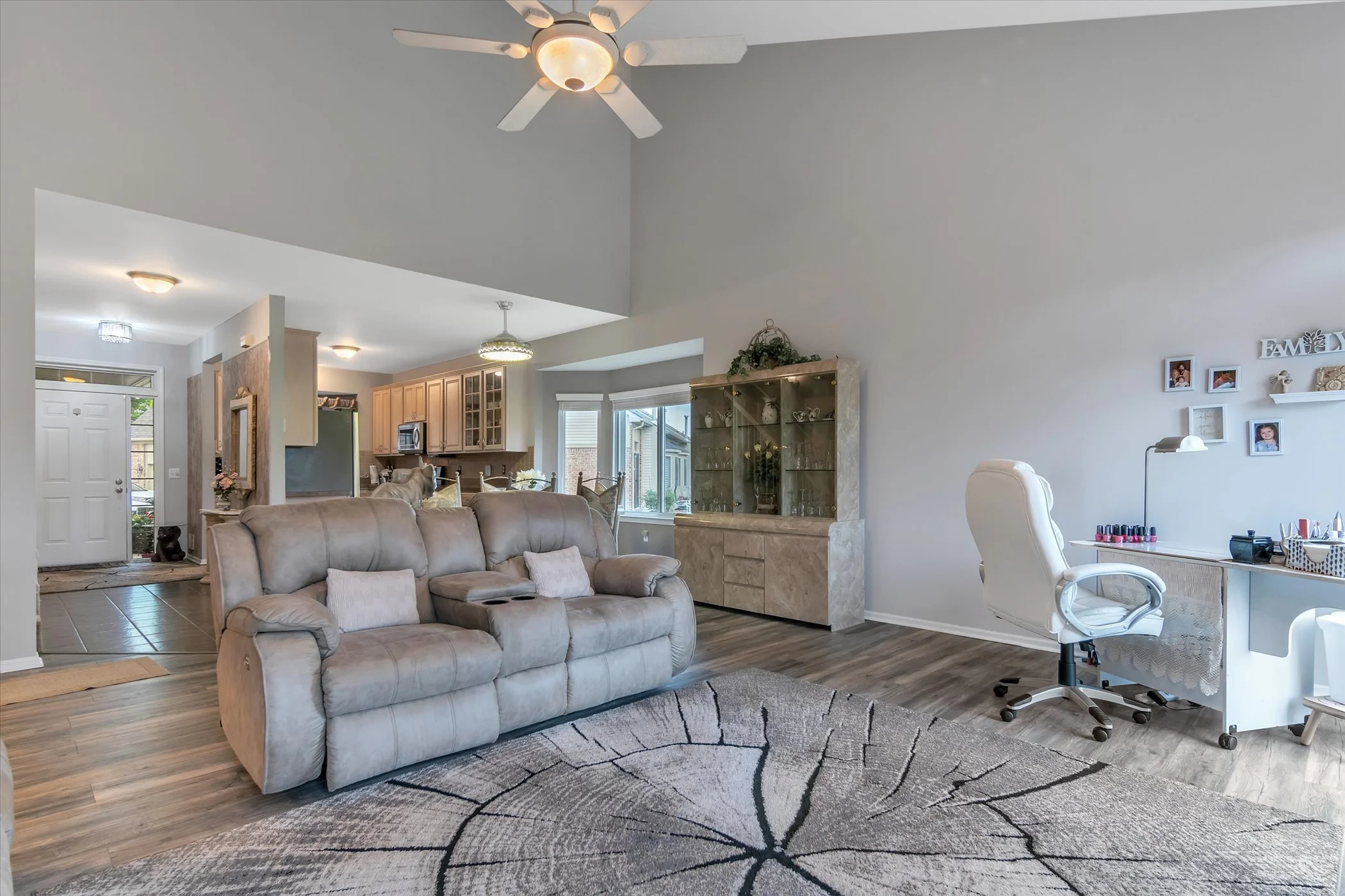 47-40712-Suffield-Dr-Lang-Estates-Real-Estate-Experts-48 (10).jpg