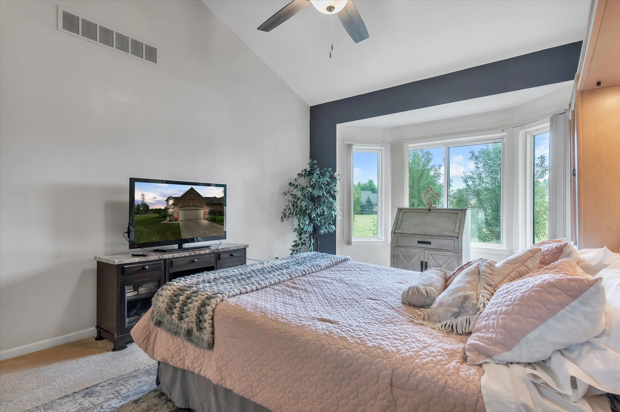 47-40712-Suffield-Dr-Lang-Estates-Real-Estate-Experts-48 (26).jpg