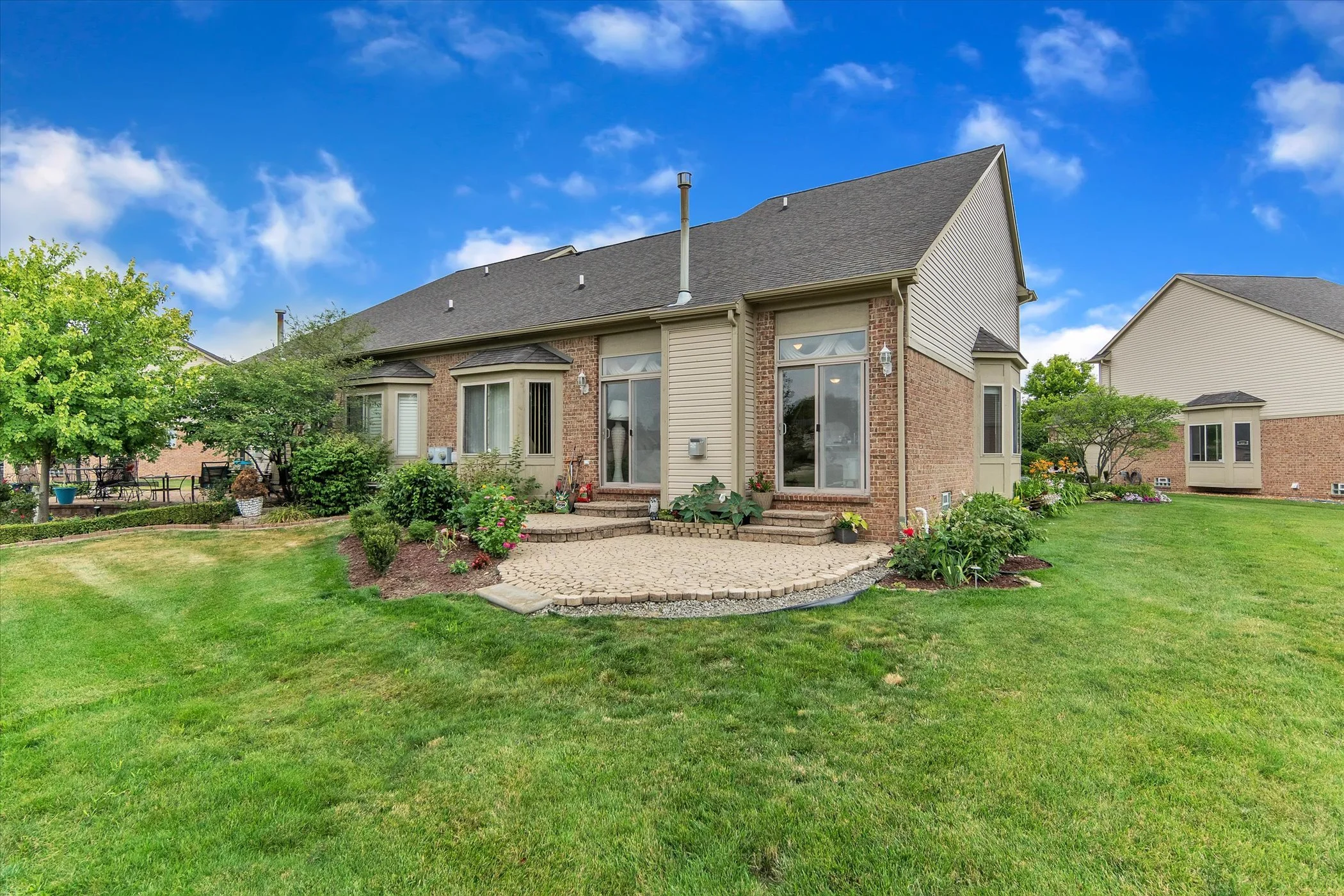 47-40712-Suffield-Dr-Lang-Estates-Real-Estate-Experts-48 (43).jpg