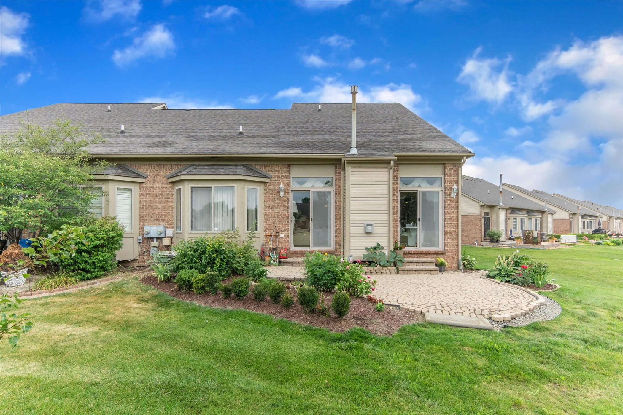 47-40712-Suffield-Dr-Lang-Estates-Real-Estate-Experts-48 (44).jpg