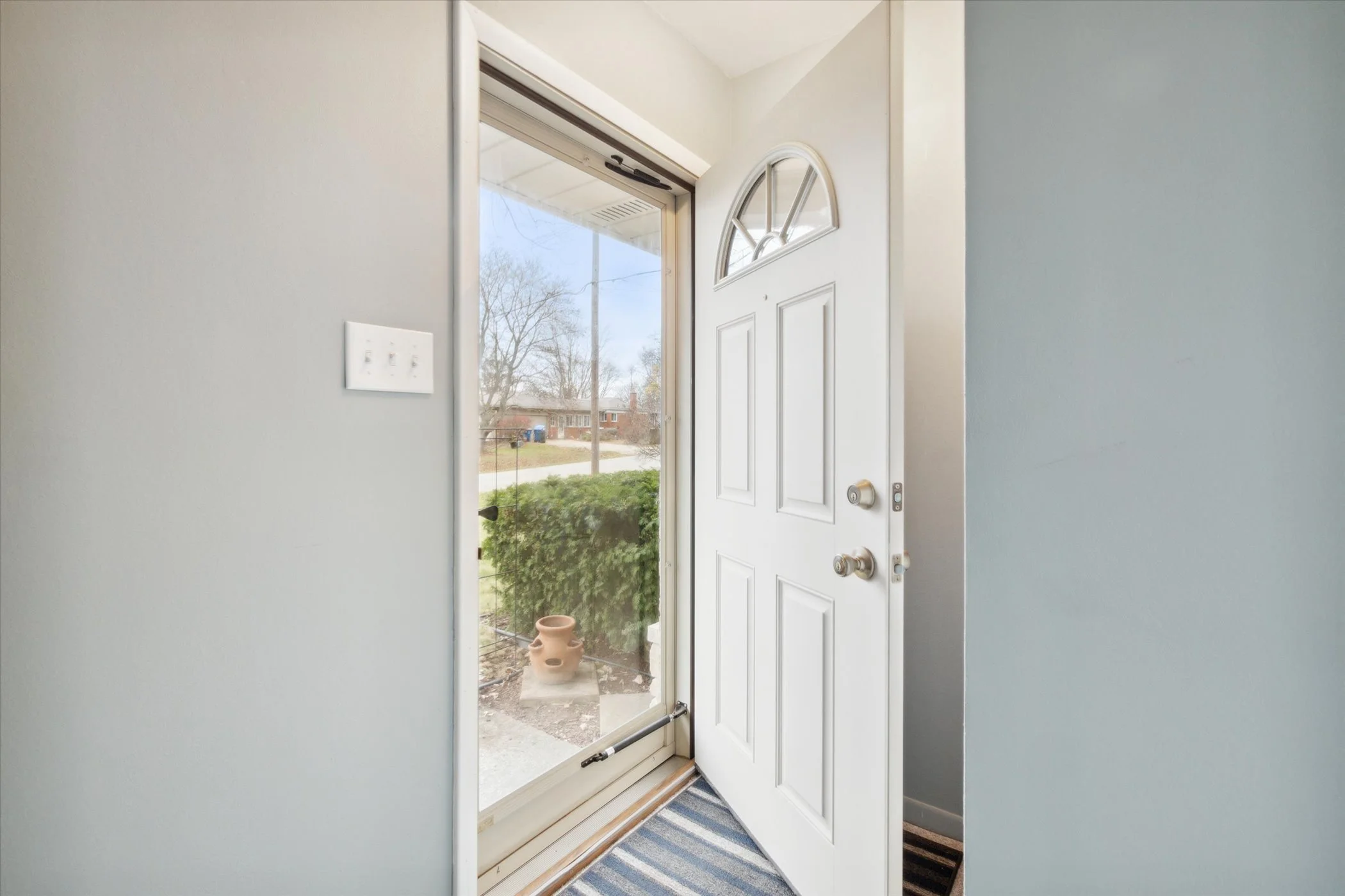 41-780-Joyceil-Dr-Waterford-Twp-MI-48328-Lang-Estates-01 (7).jpg