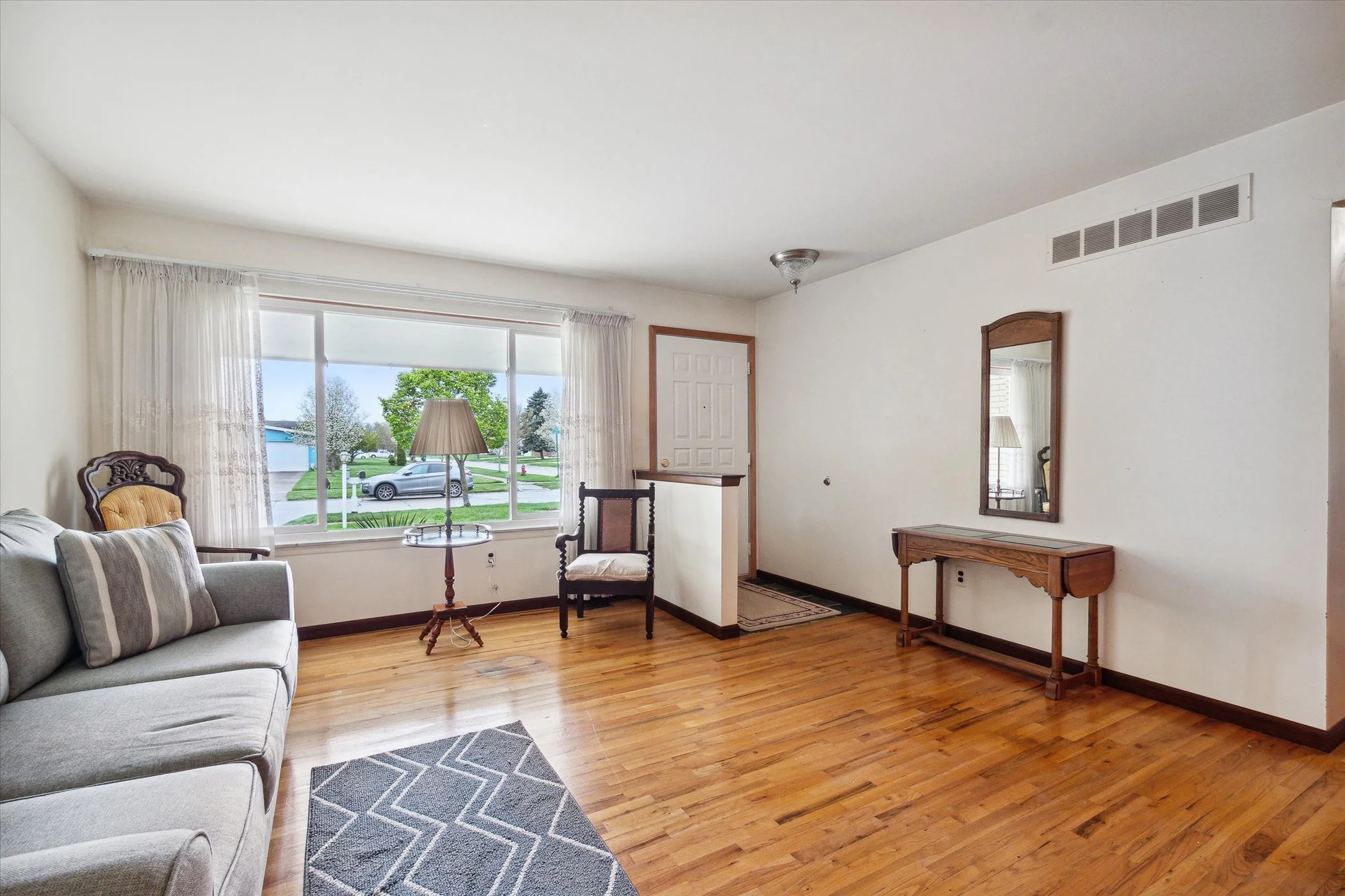 07-2853-Quartz-Dr-Troy-MI-48085-Lang-Estates-Real-Estate-Professionals-Troy.jpg