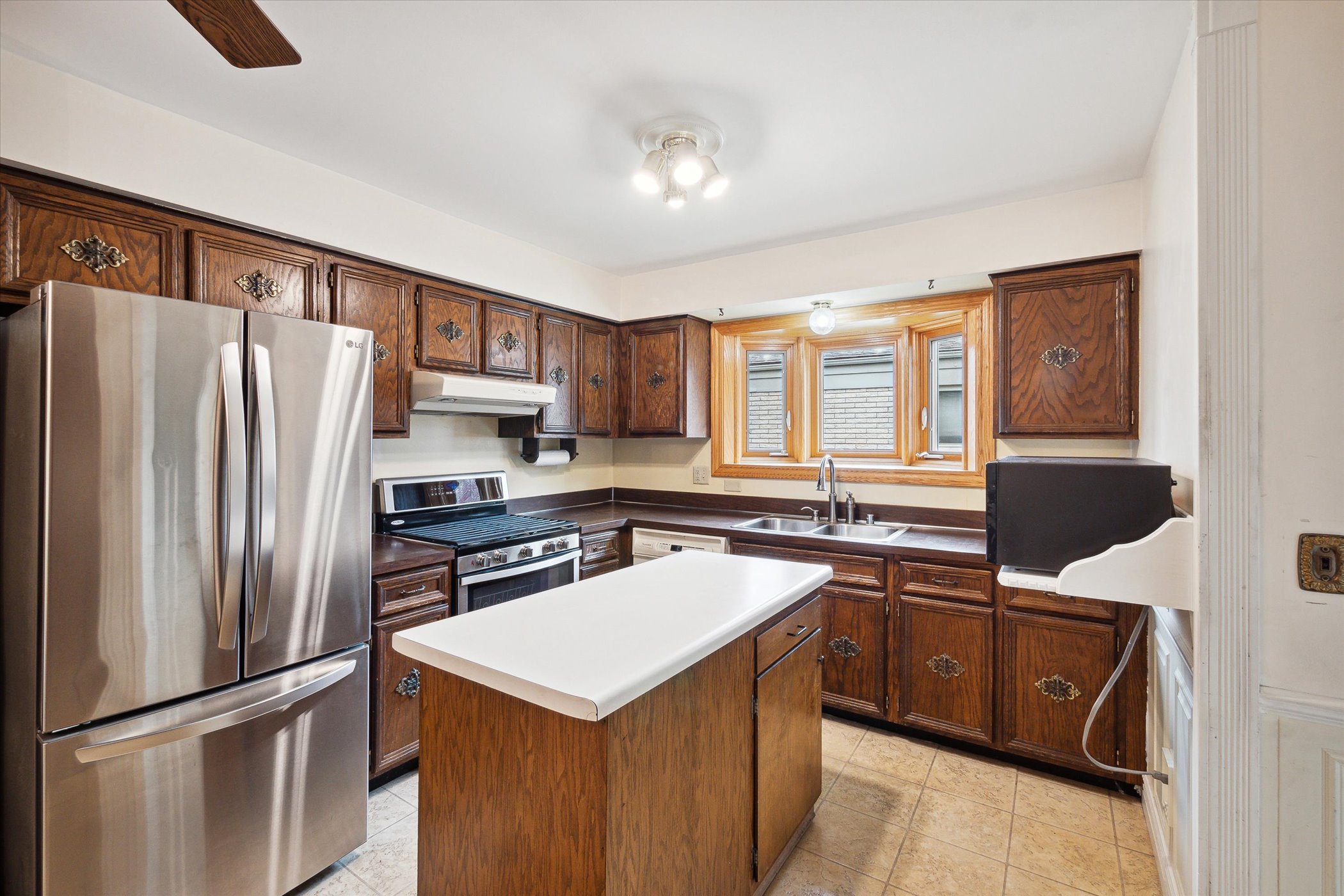 19-2853-Quartz-Dr-Troy-MI-48085-Lang-Estates-Real-Estate-Professionals-Troy.jpg