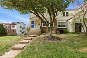 Move-In Ready End-Unit Townhome in Lafayette Hill with No HOA Fees