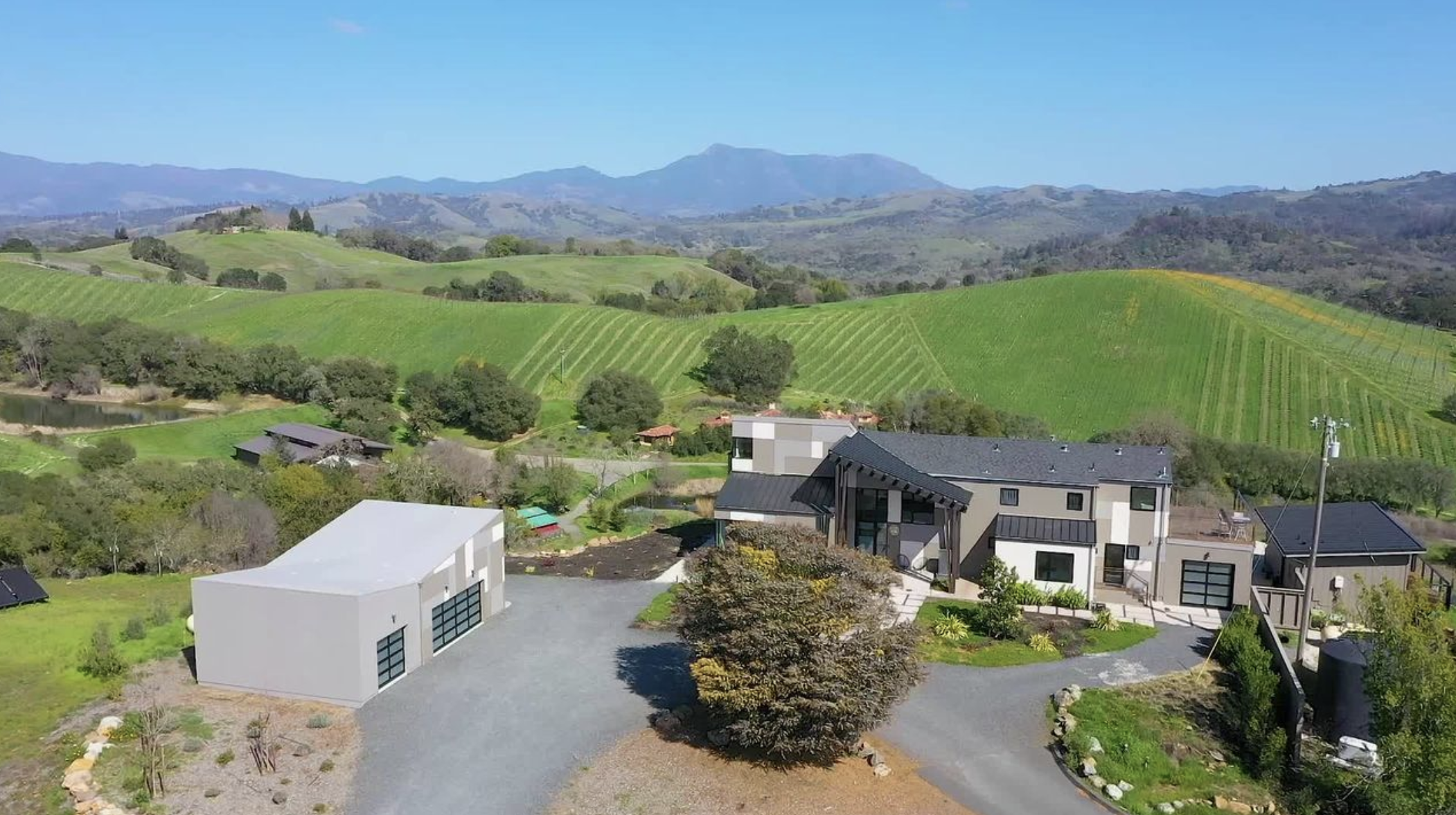 10601 CHALK HILL