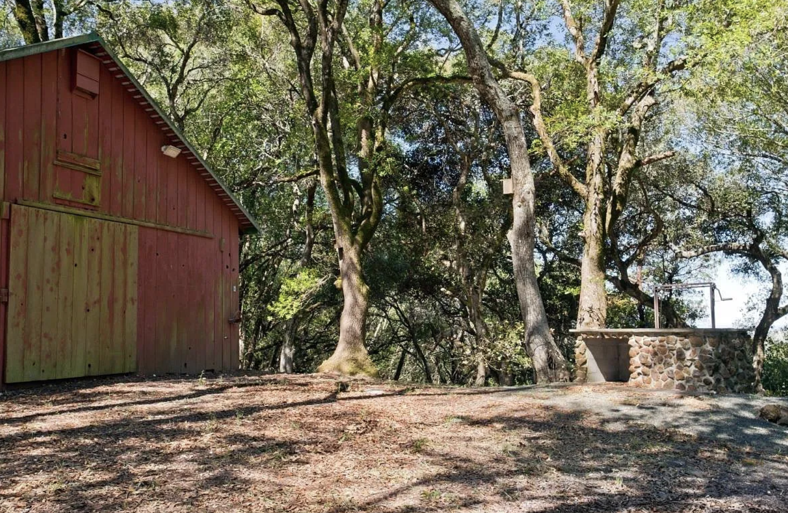 100 ZACHARY LN